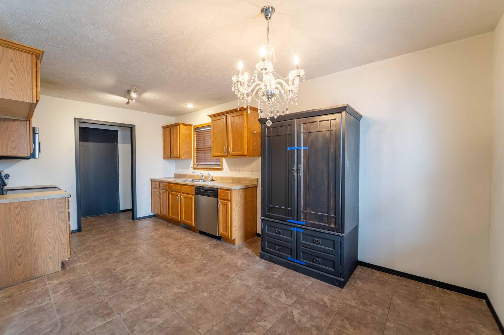 450 South Elgin Avenue Property Photo 11
