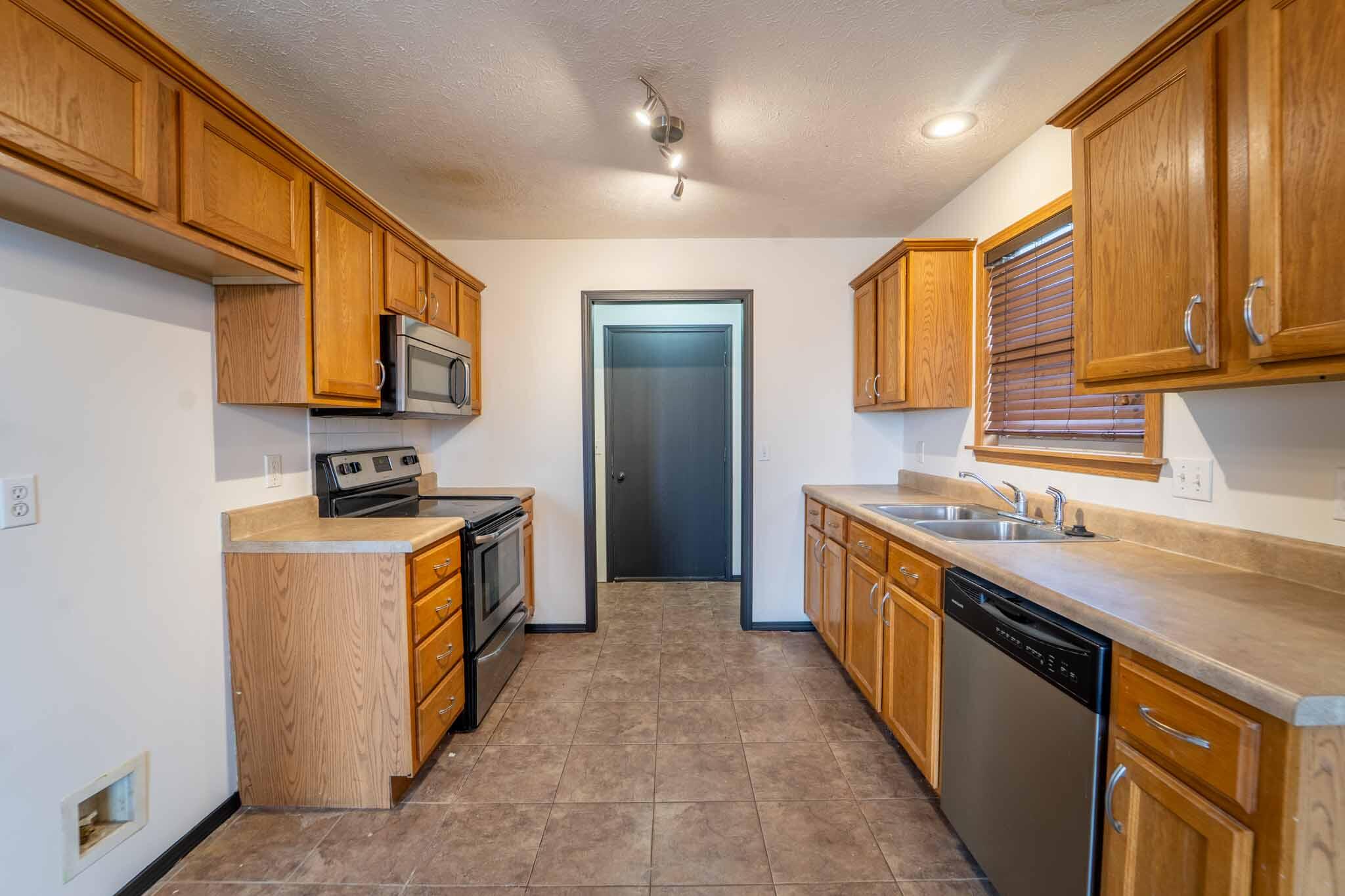 450 South Elgin Avenue Property Photo 12