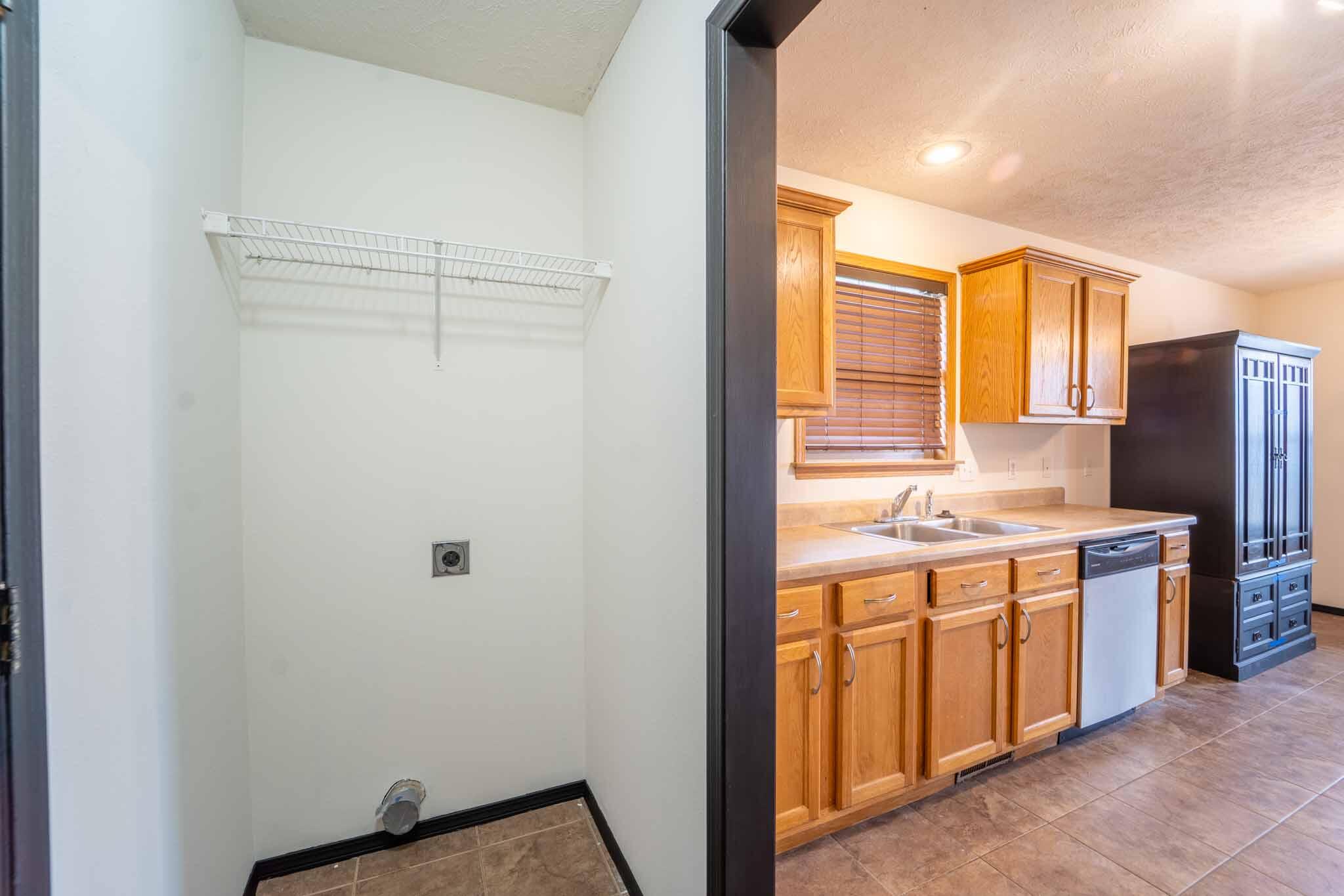 450 South Elgin Avenue Property Photo 15