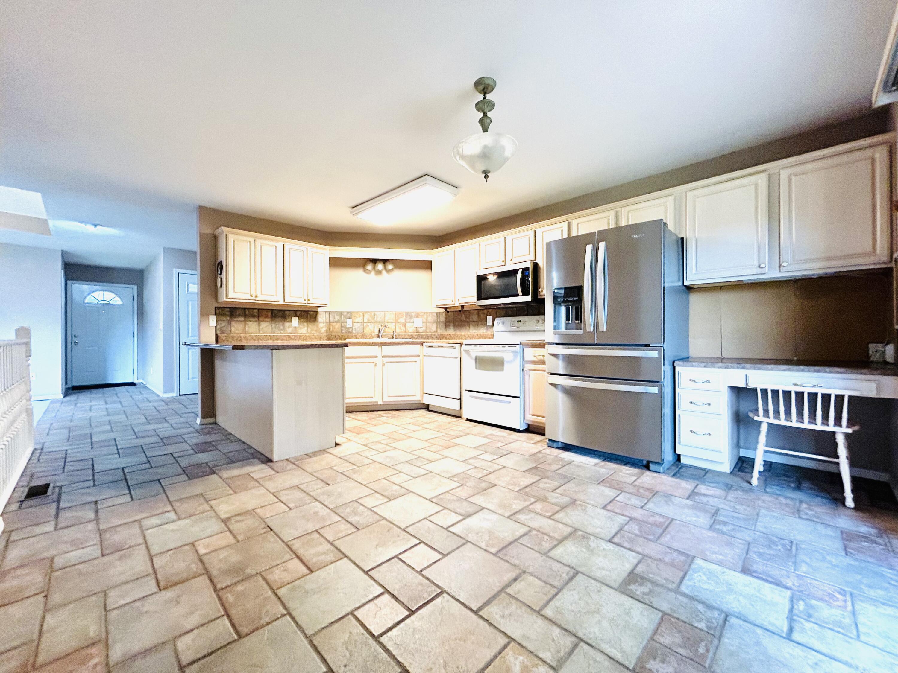 2781&2783 South Meadowlark Avenue Property Photo 8
