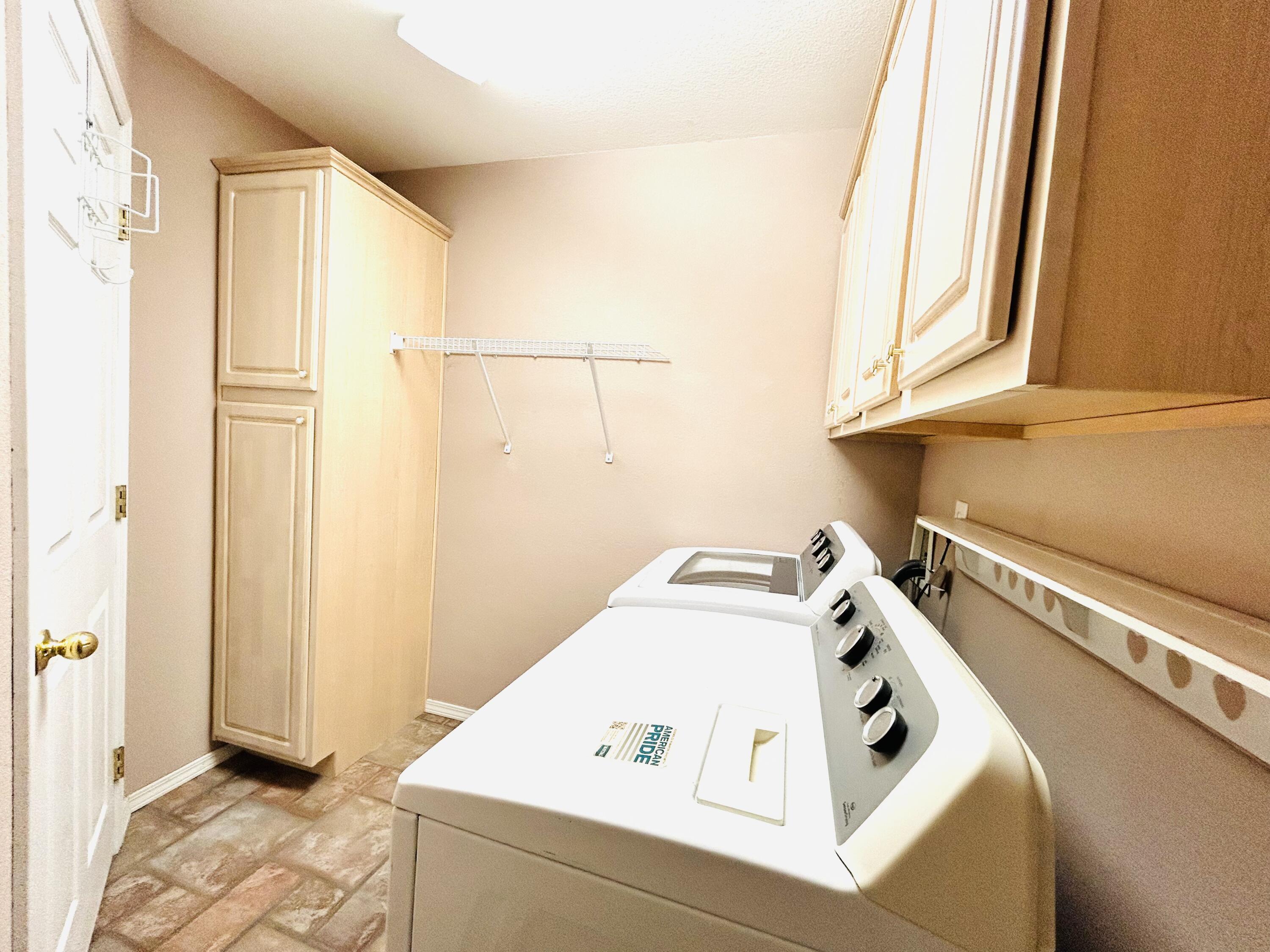 2781&2783 South Meadowlark Avenue Property Photo 14