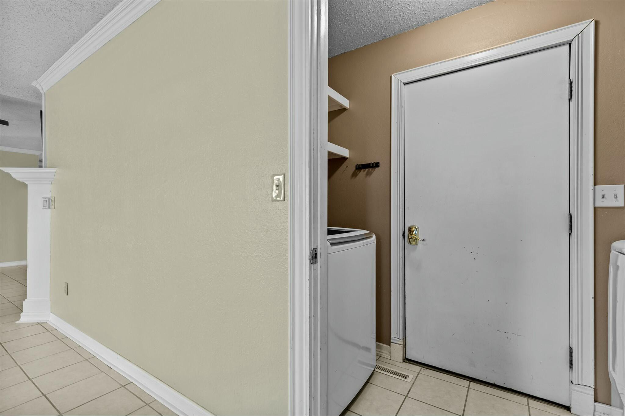 4484 South Leroy Avenue Property Photo 10