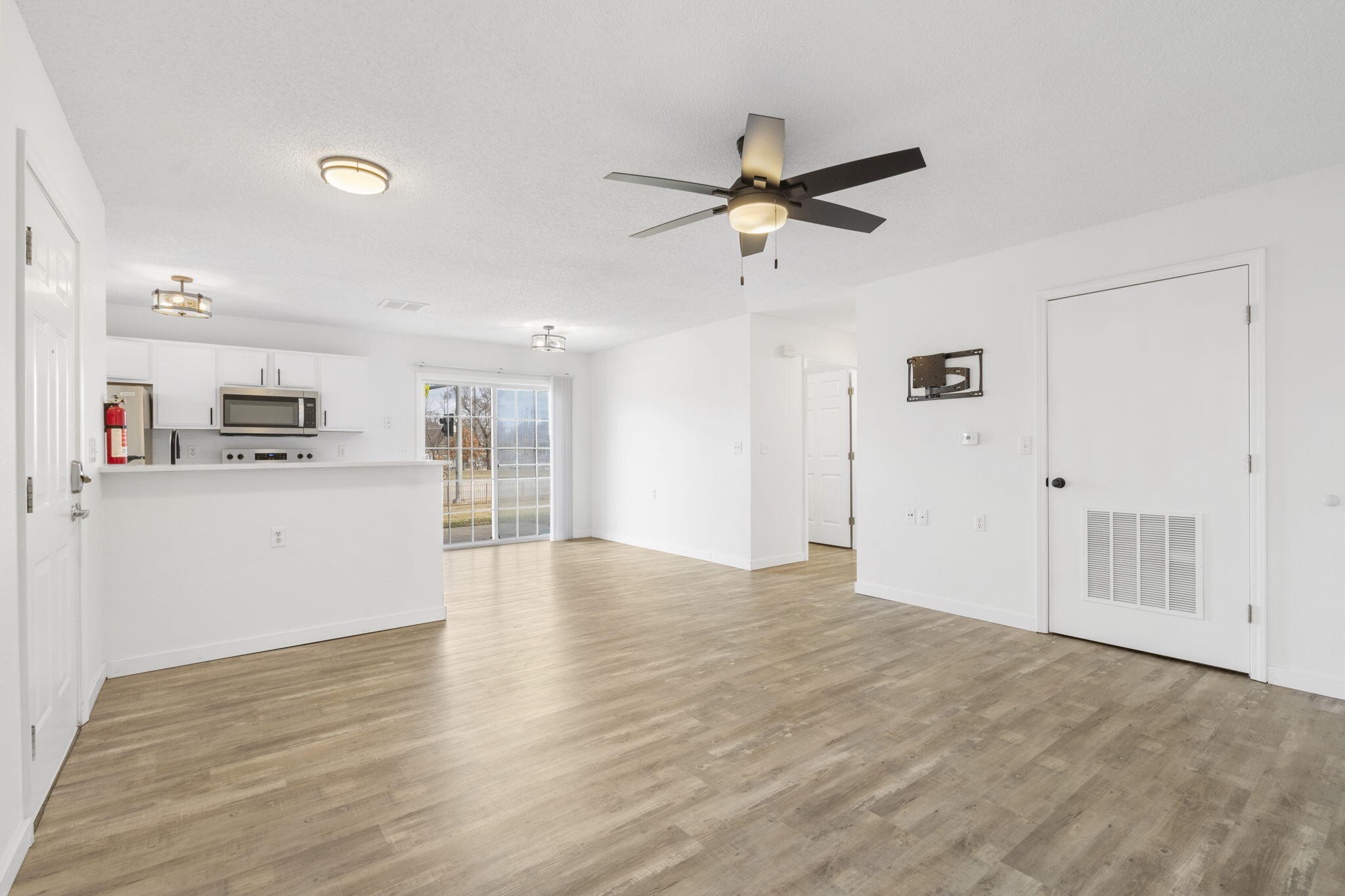640 East Sunset Street Property Photo 5