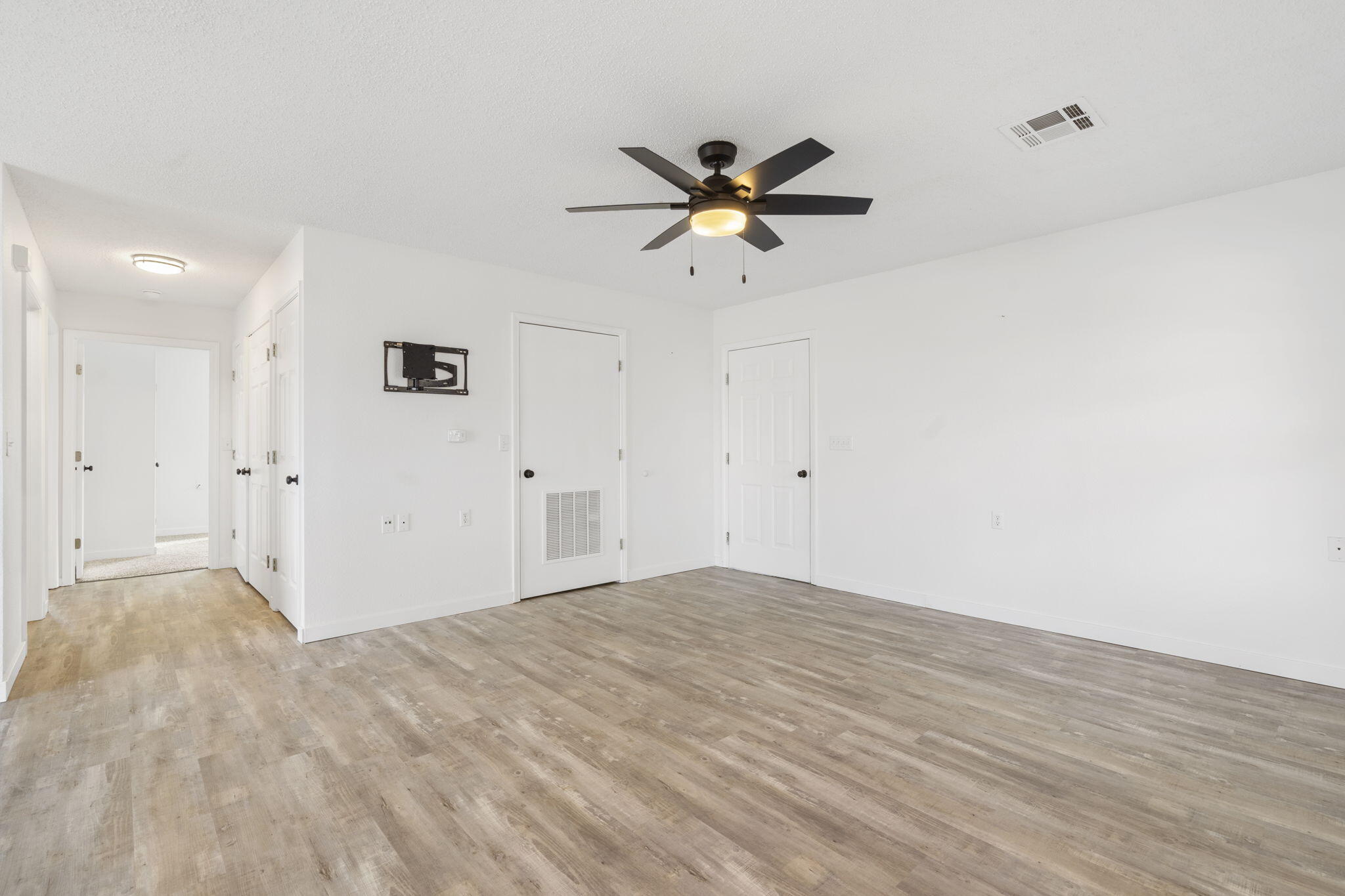 640 East Sunset Street Property Photo 7