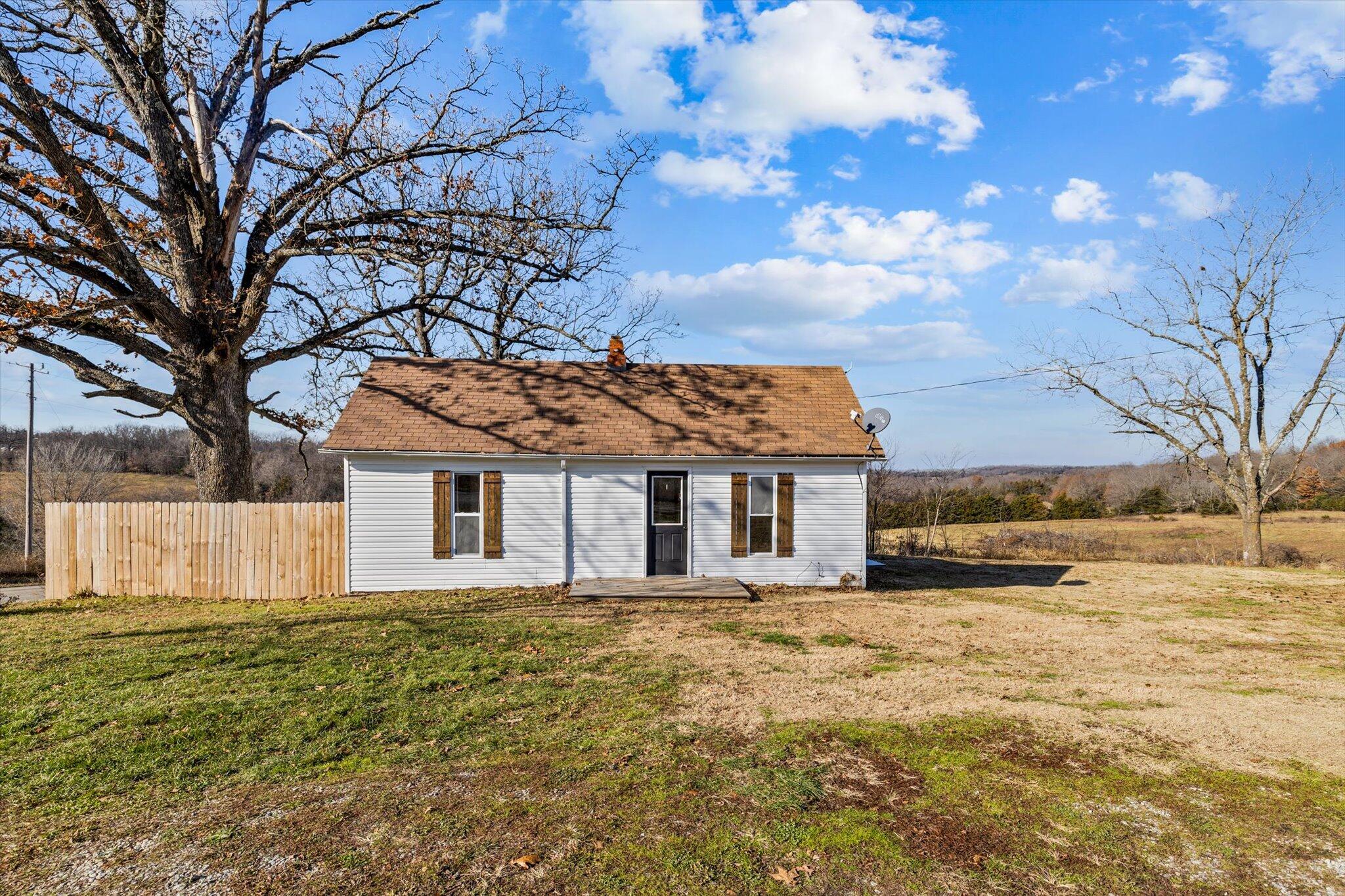 15005 West State Highway U Property Photo 1