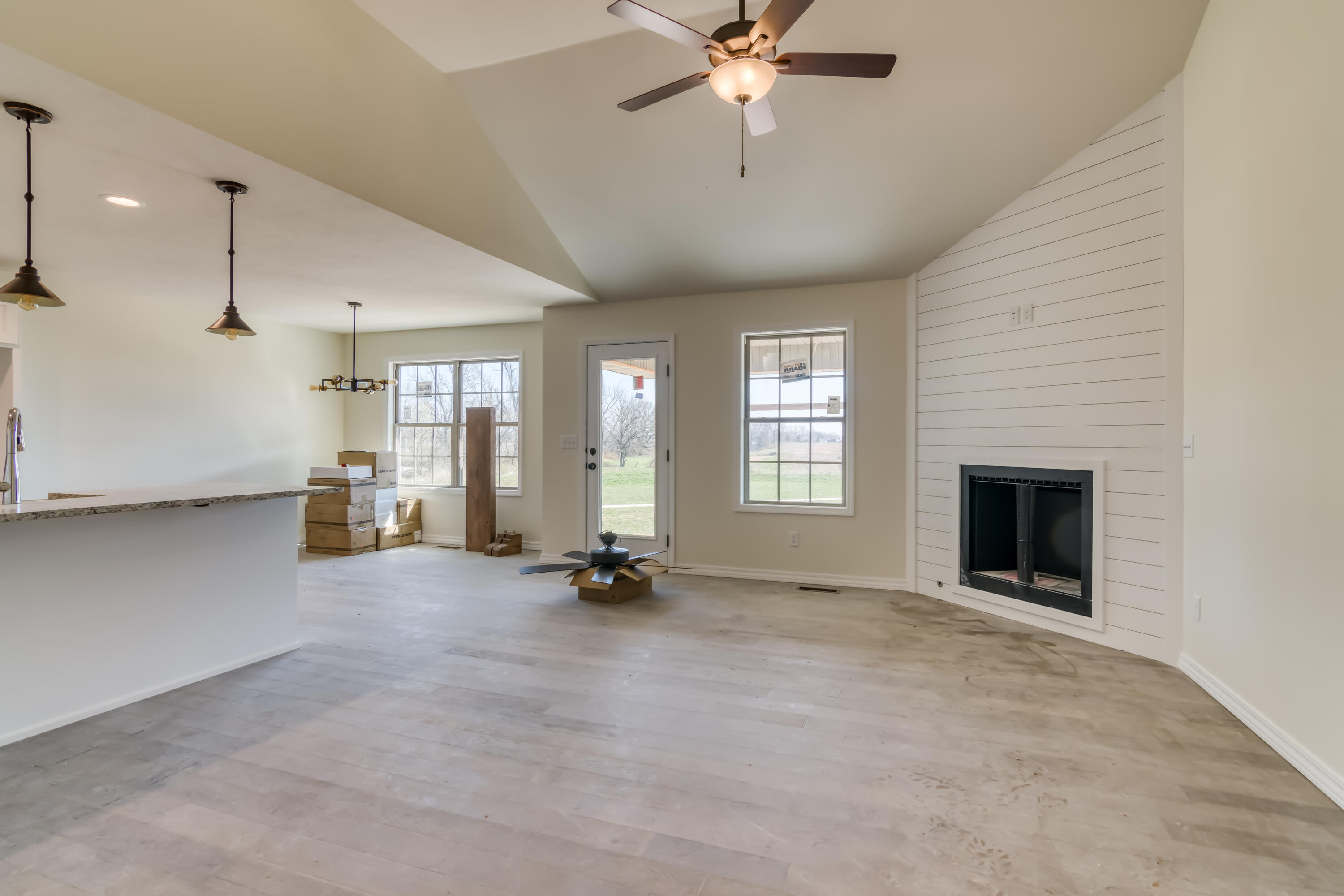 605 West Arbor Glenn Drive Property Photo 6