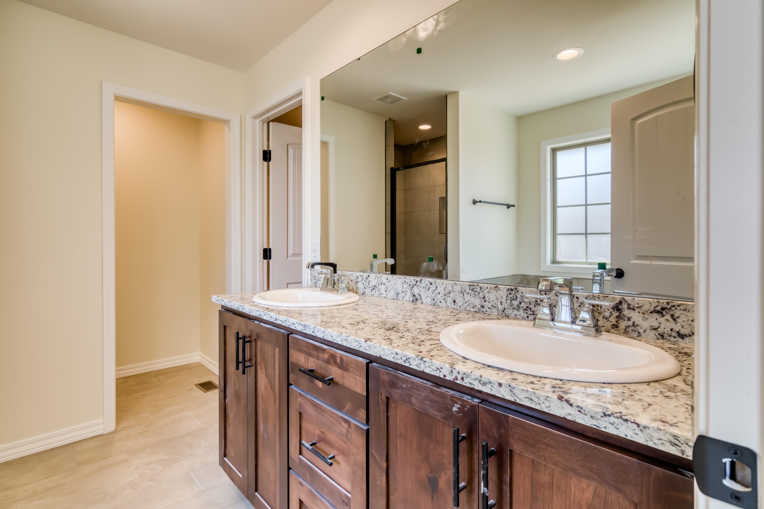 605 West Arbor Glenn Drive Property Photo 14