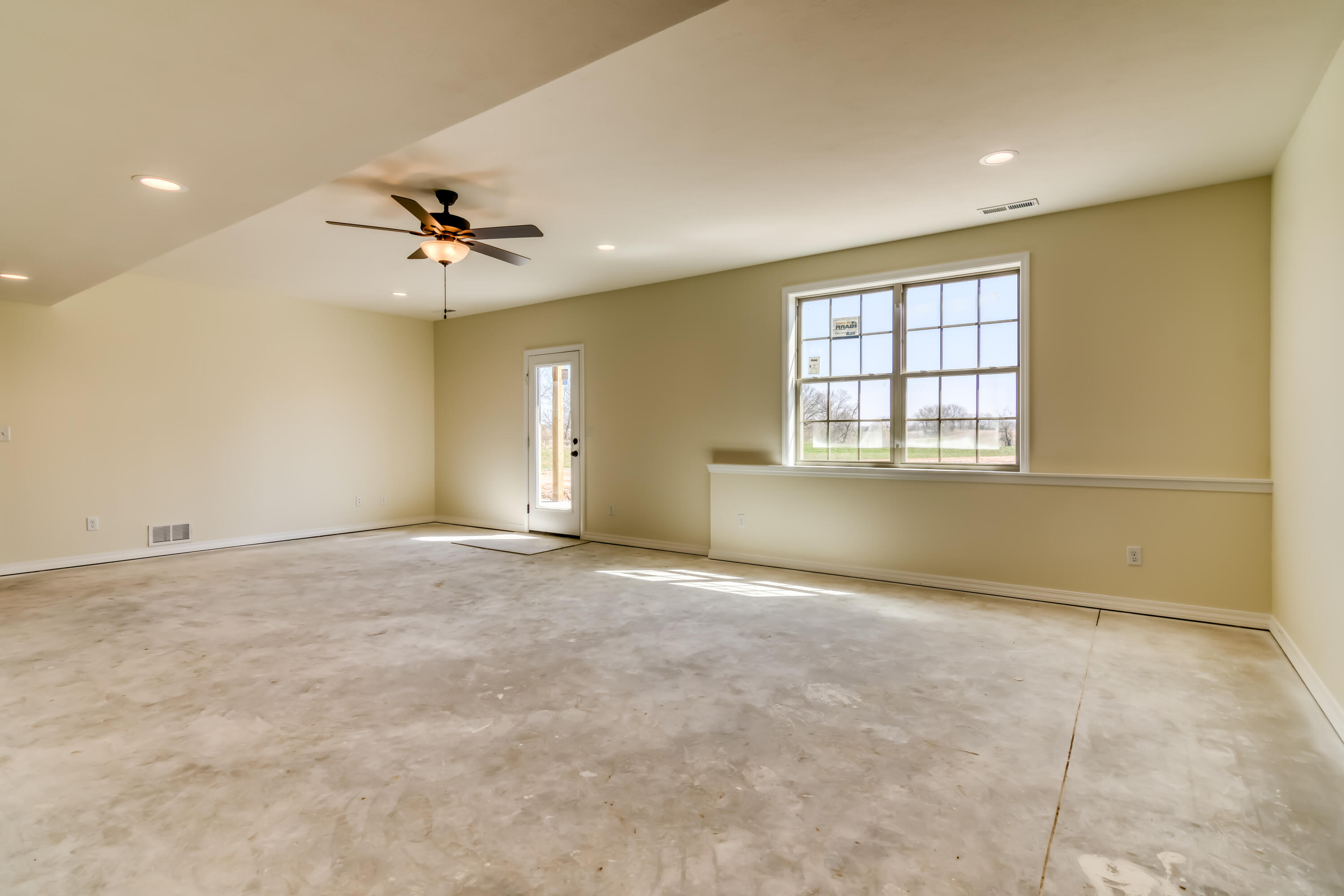 605 West Arbor Glenn Drive Property Photo 18