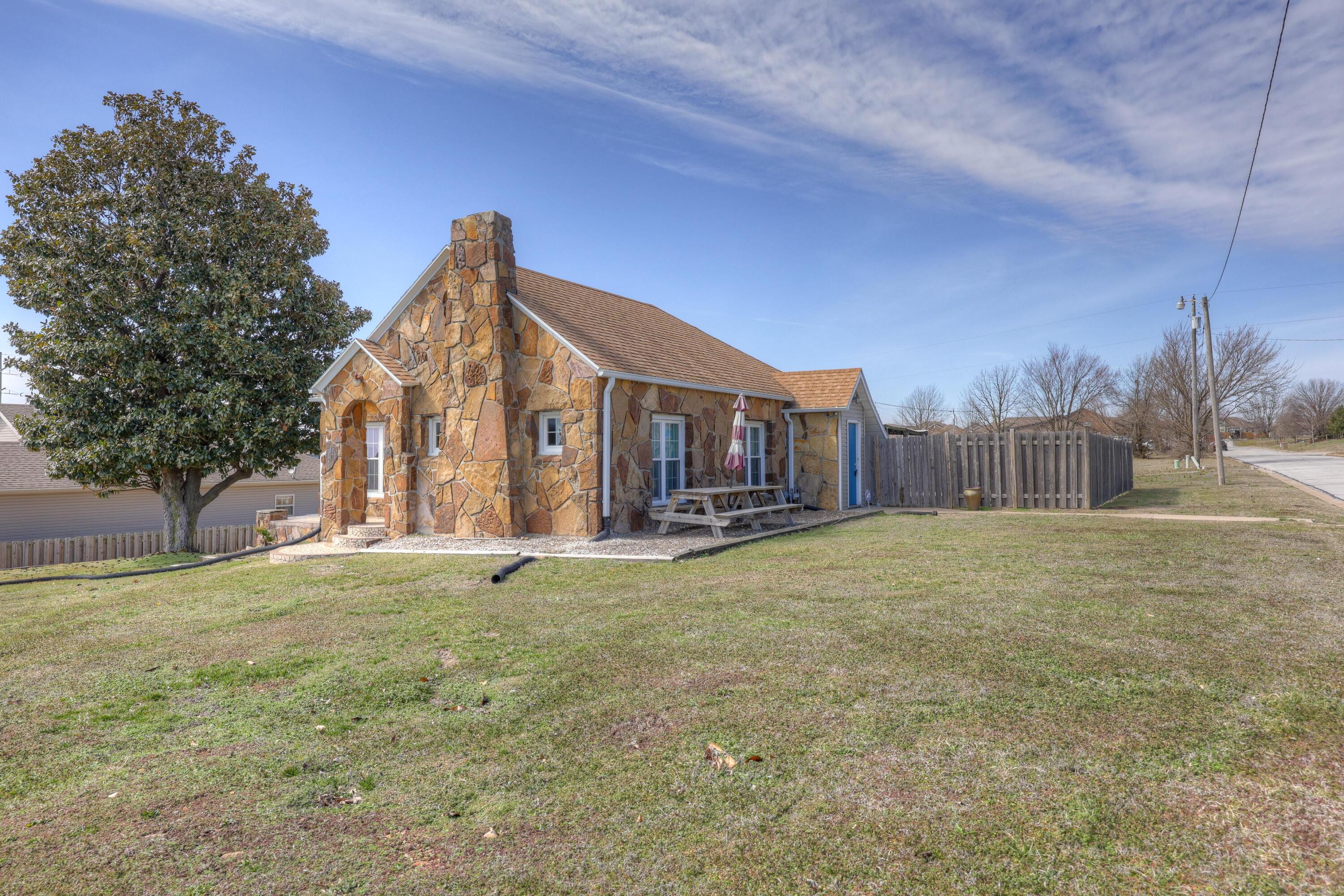 2502 South Tyler Avenue Property Photo