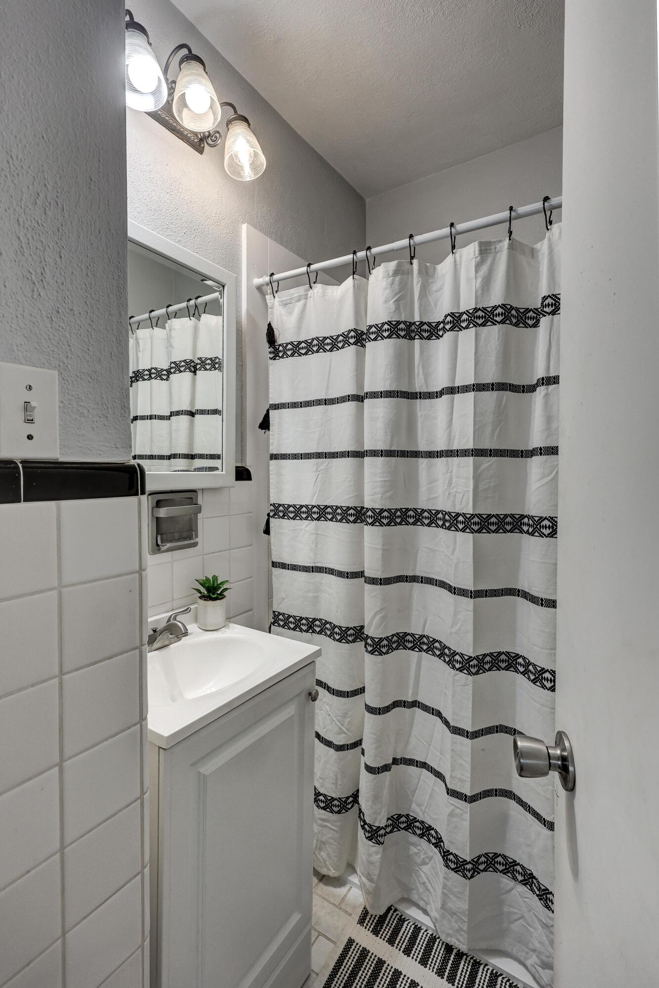 2502 South Tyler Avenue Property Photo 9