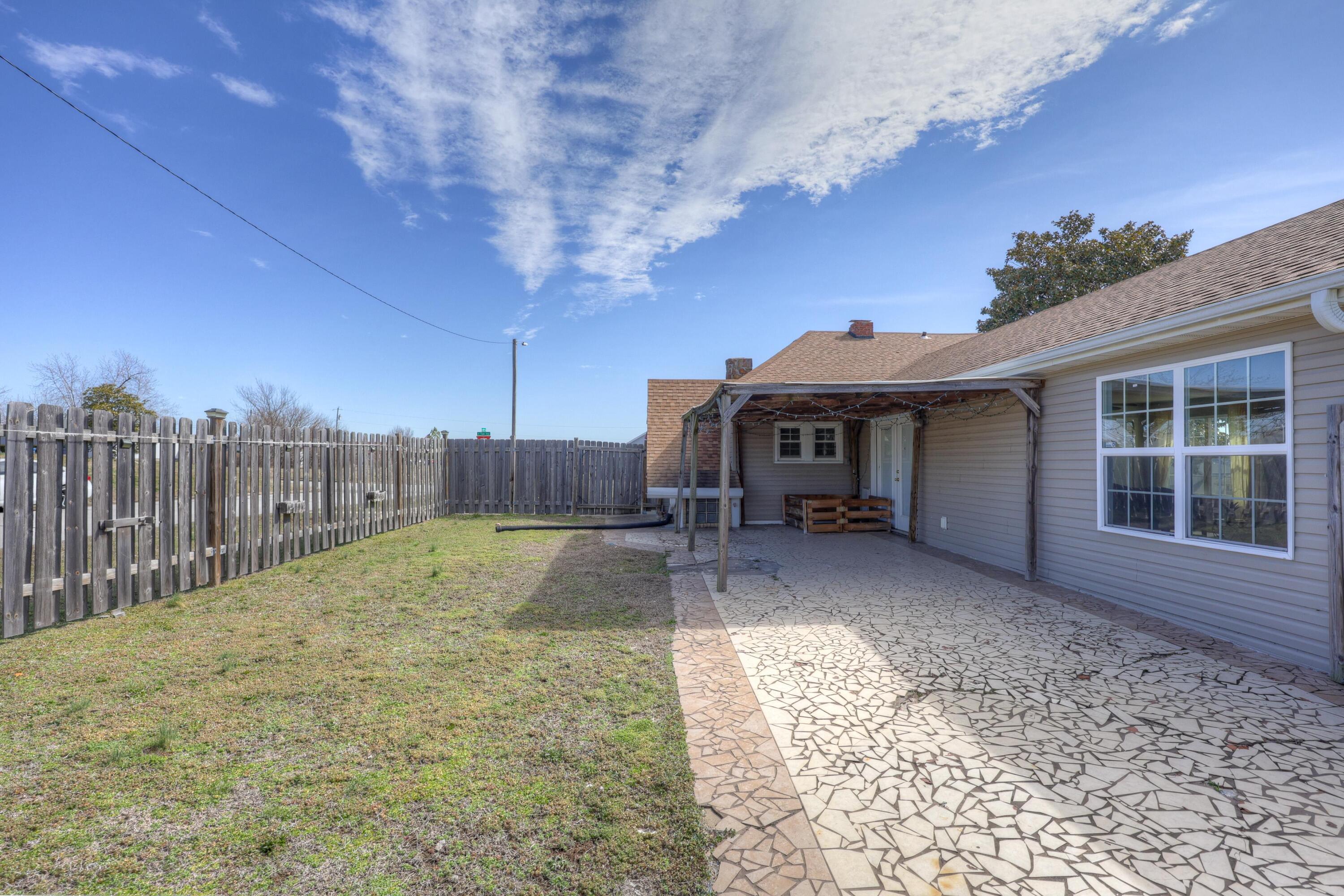 2502 South Tyler Avenue Property Photo 14