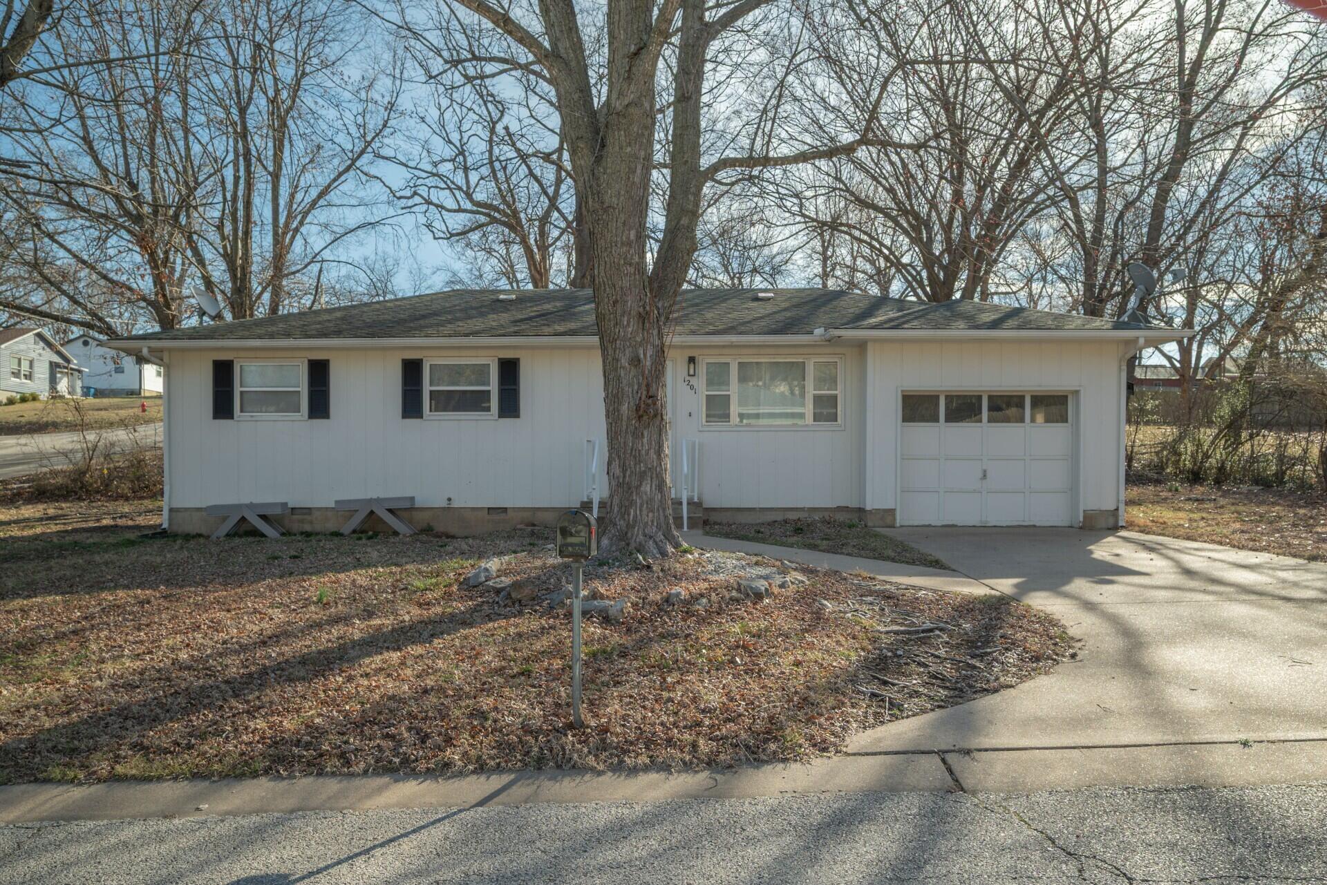 1201 Hearrel Avenue Property Photo