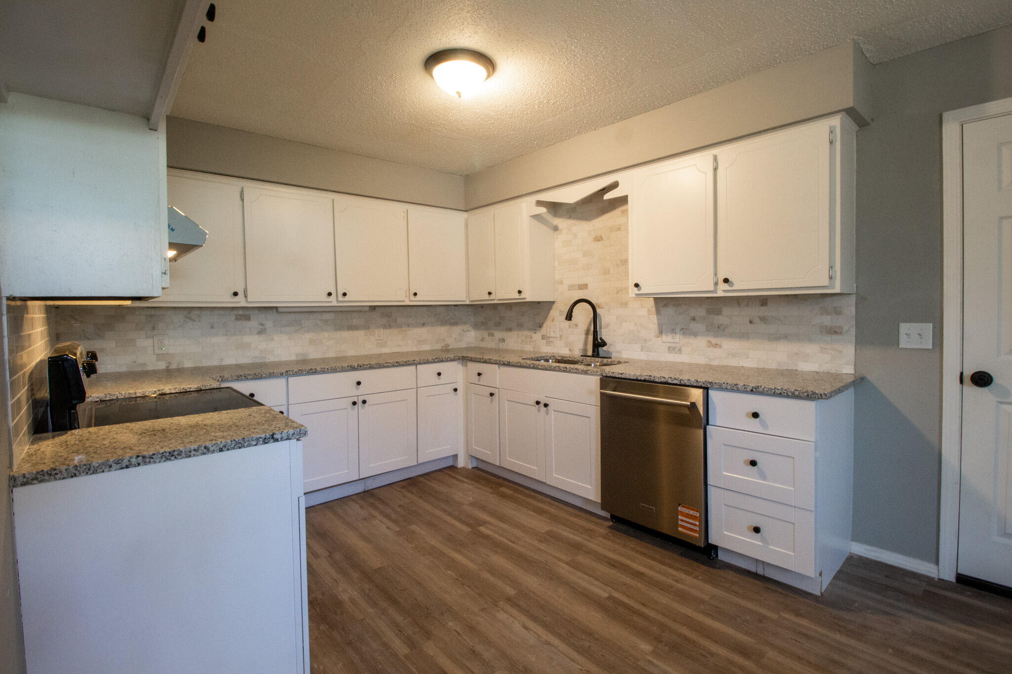1638 West Berkeley Street Property Photo 5