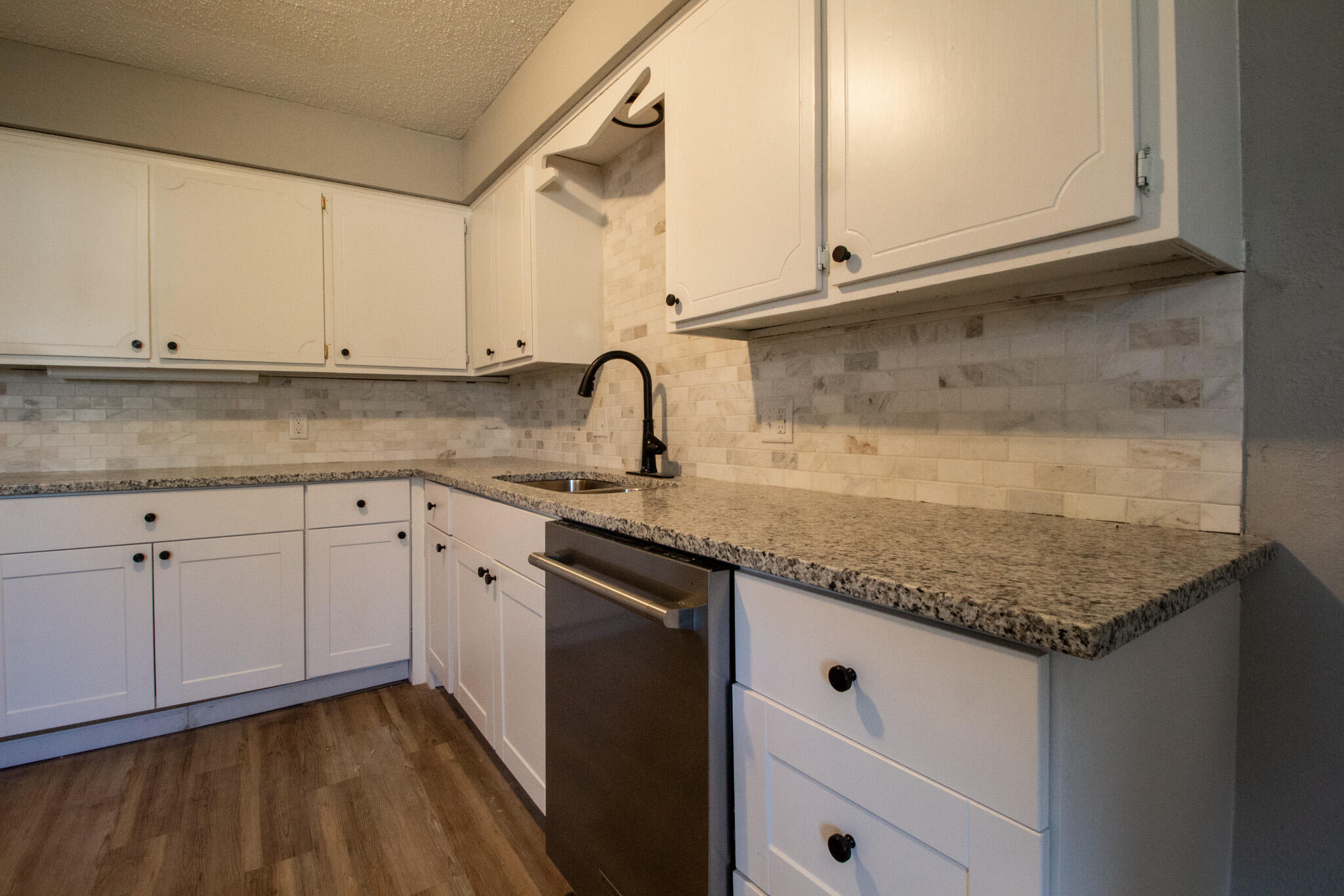 1638 West Berkeley Street Property Photo 7