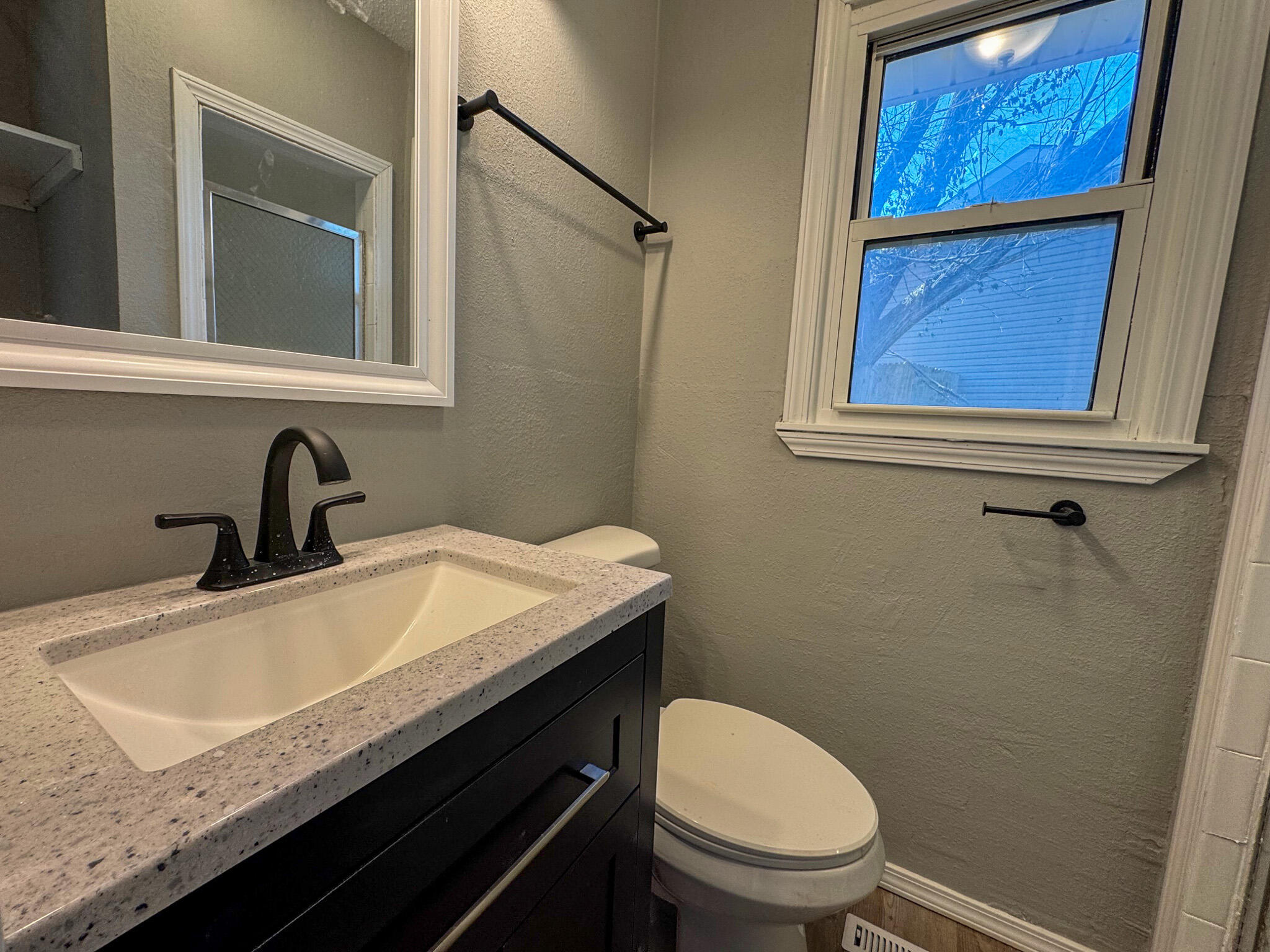1638 West Berkeley Street Property Photo 18