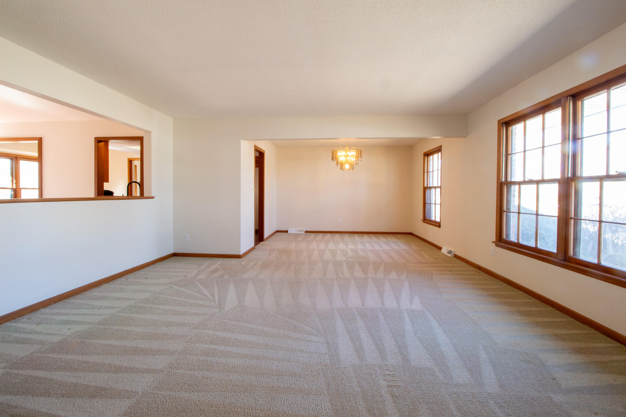 2238 East Raynell Street Property Photo 7