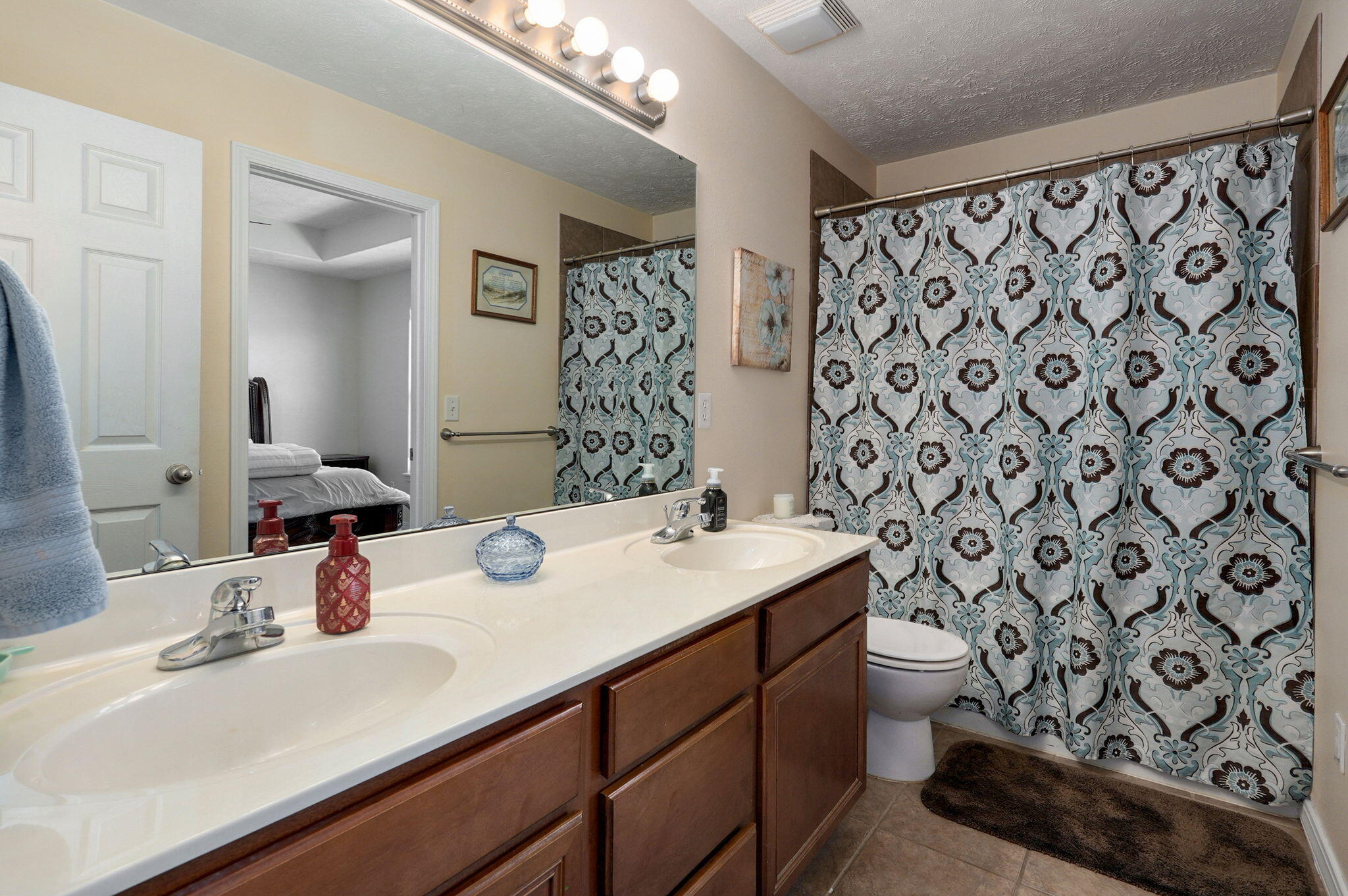 5102 North 12th Avenue Property Photo 18