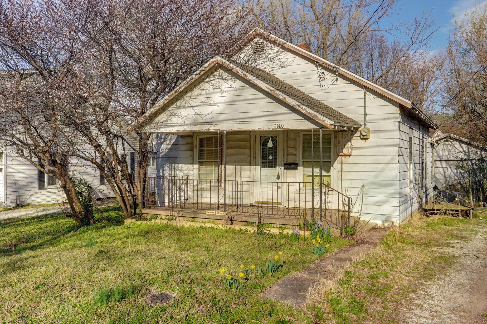 2140 North Roosevelt Avenue Property Photo 1