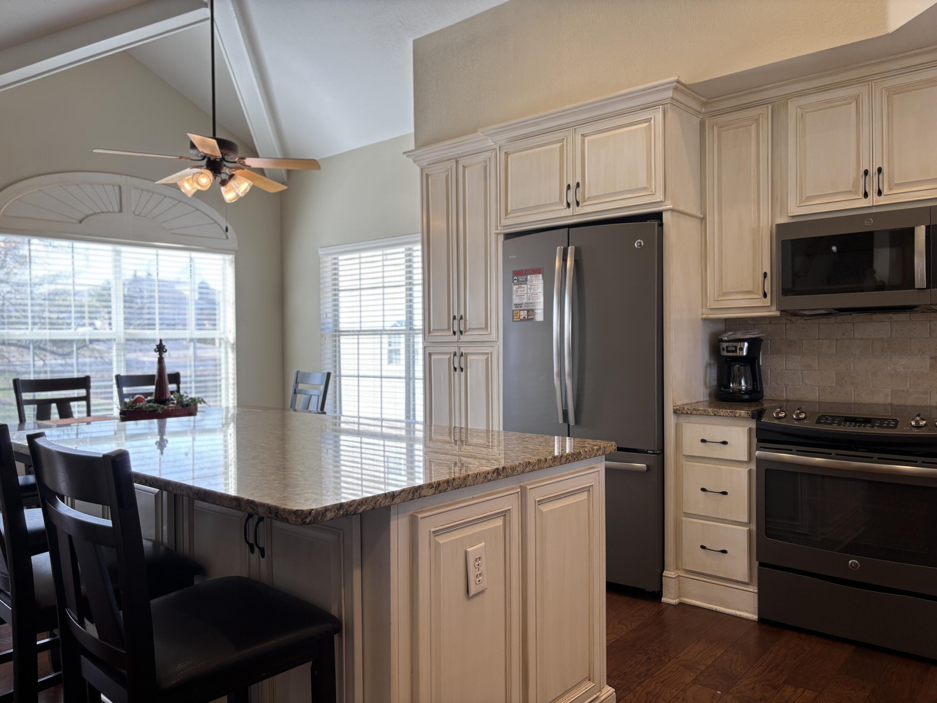 300 Glory Road Property Photo 8