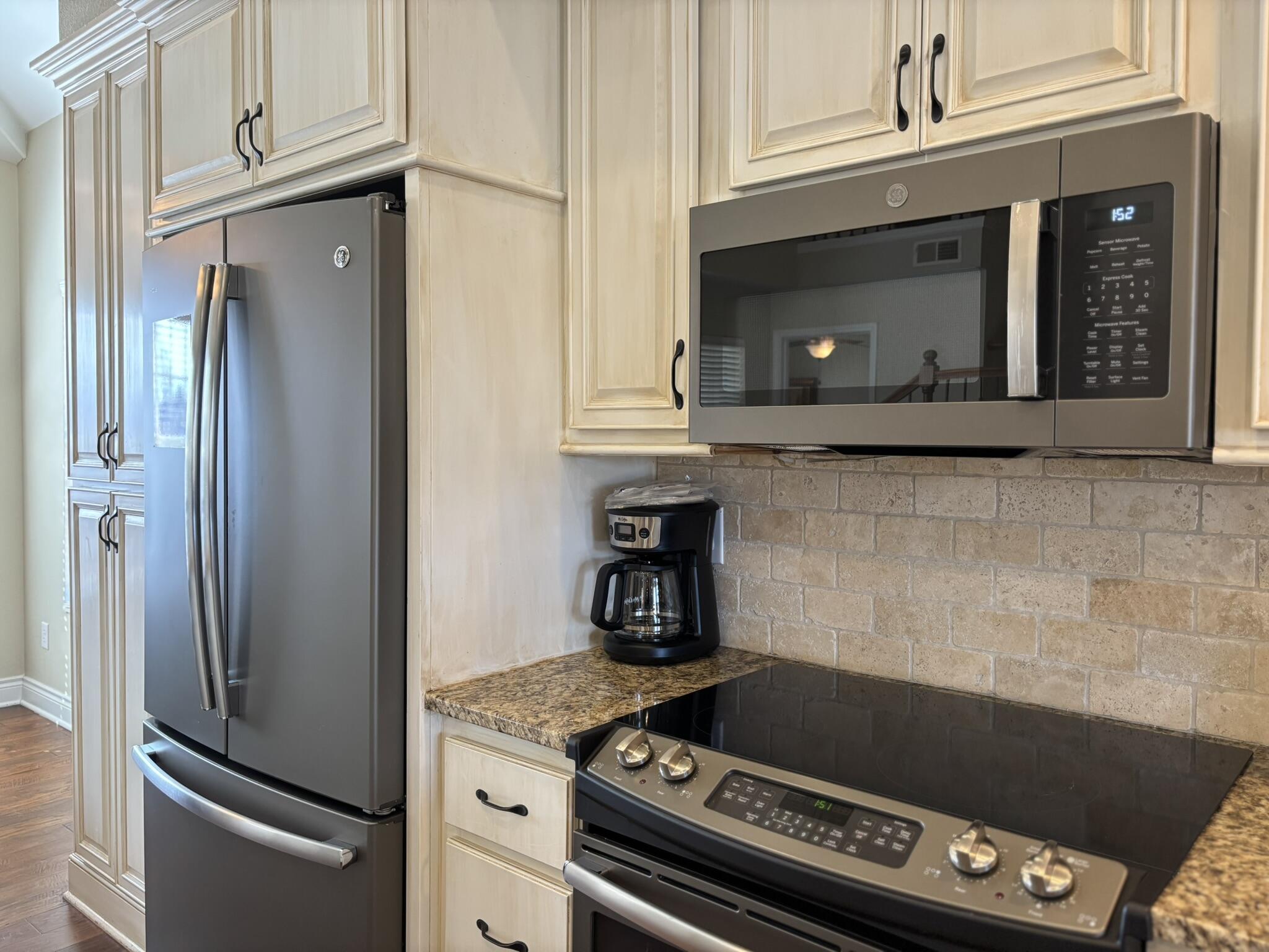 300 Glory Road Property Photo 11