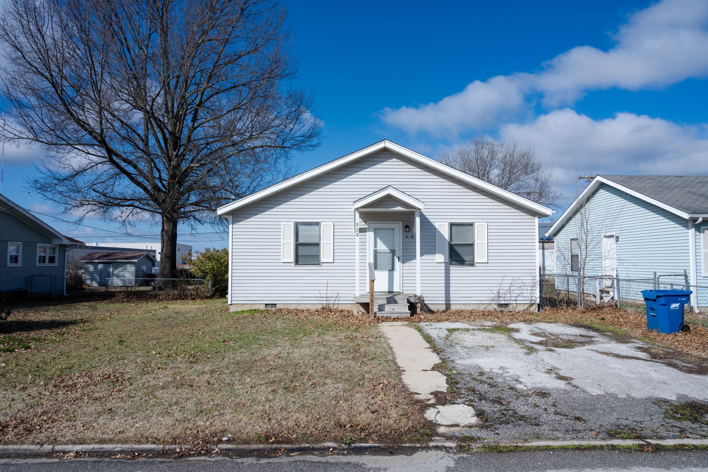908 Jefferson Avenue Property Photo