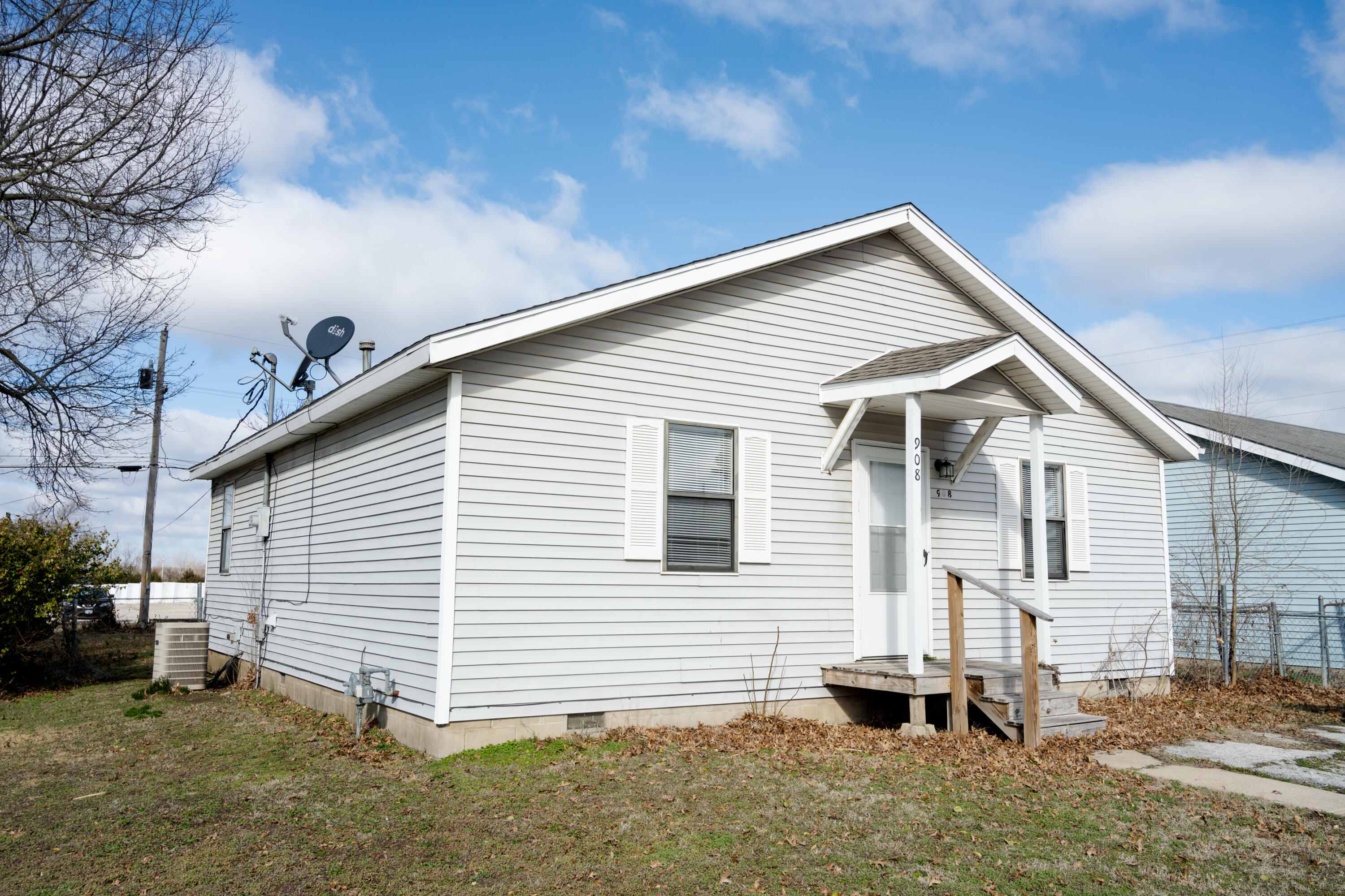 908 Jefferson Avenue Property Photo 6