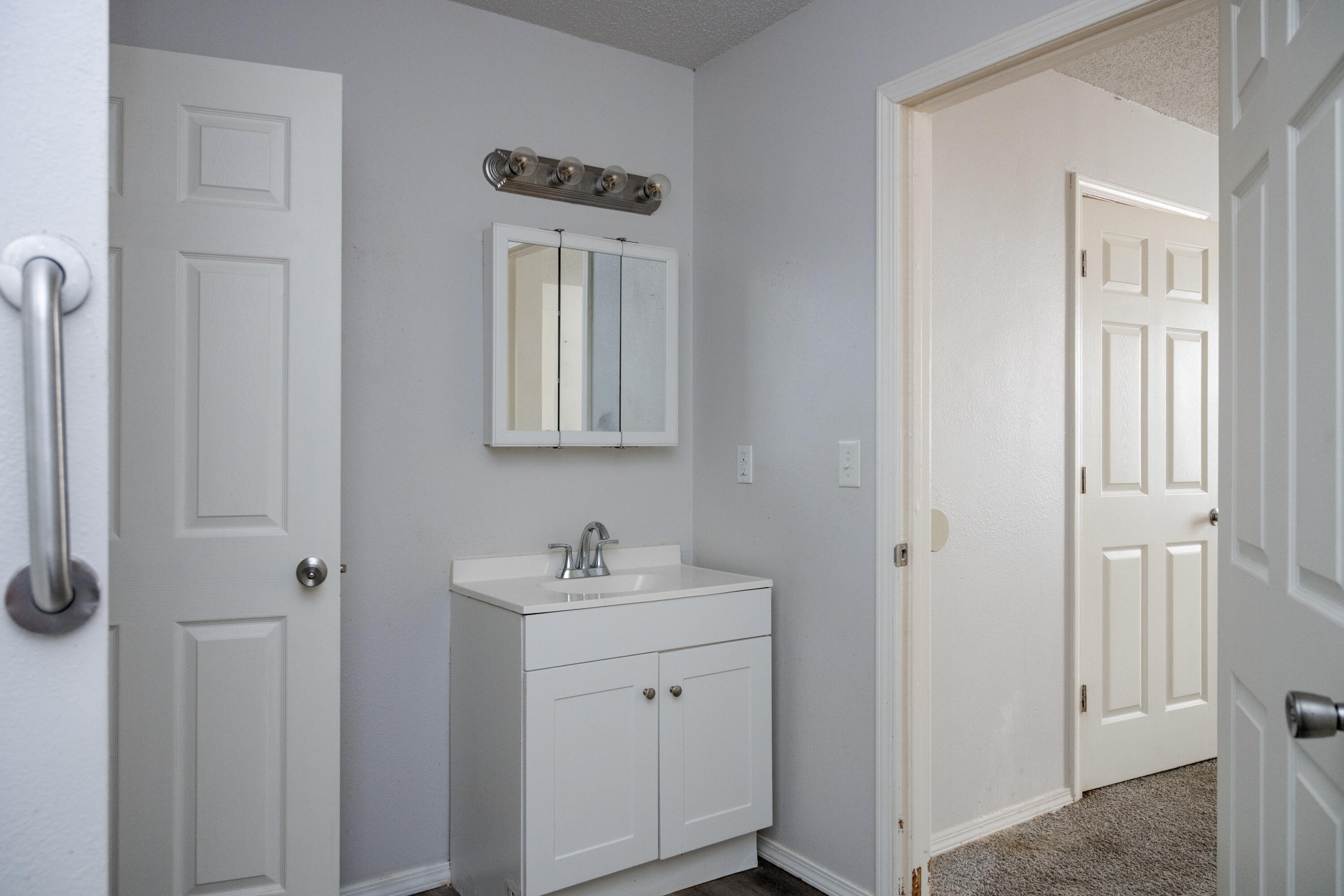 908 Jefferson Avenue Property Photo 12