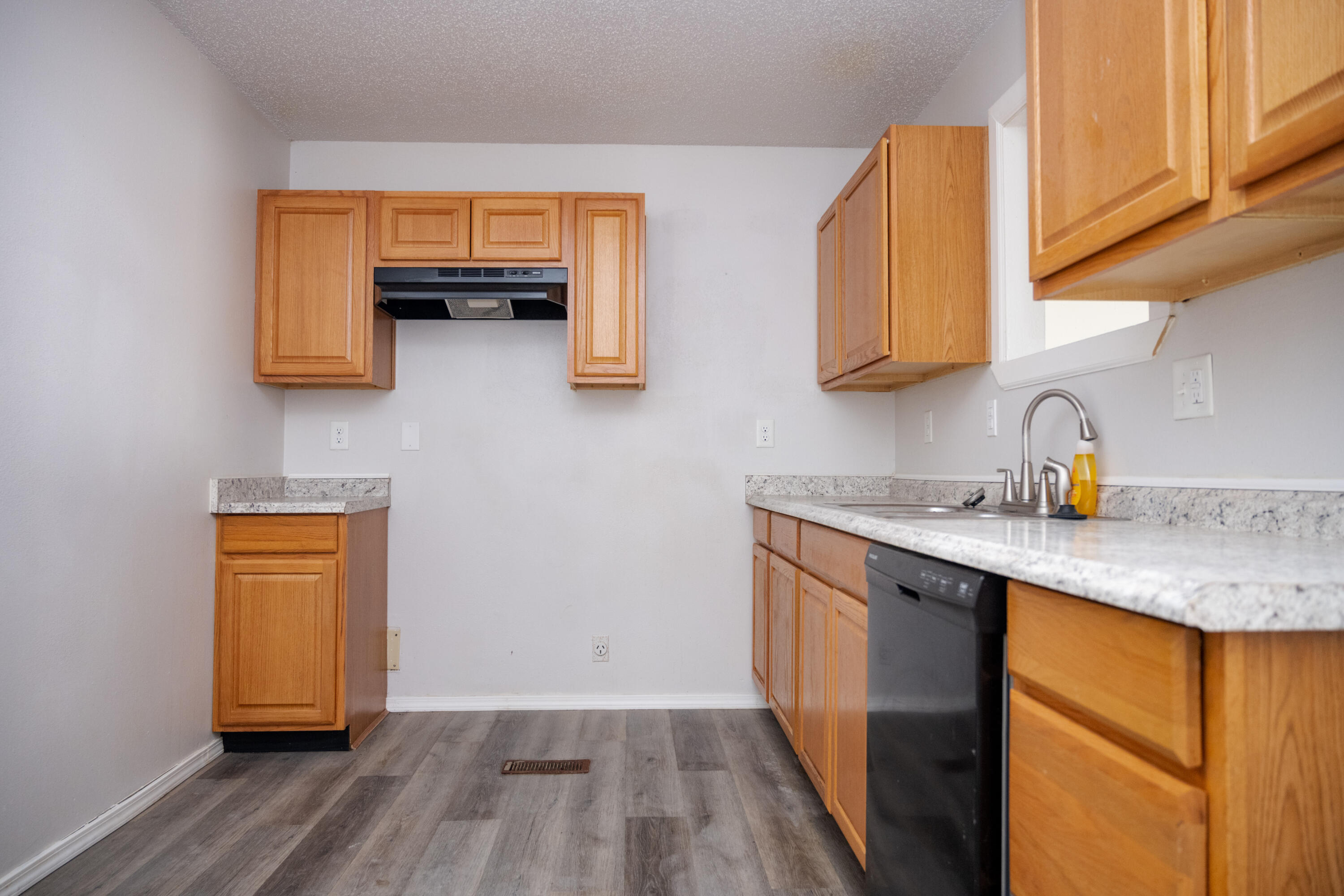 908 Jefferson Avenue Property Photo 21