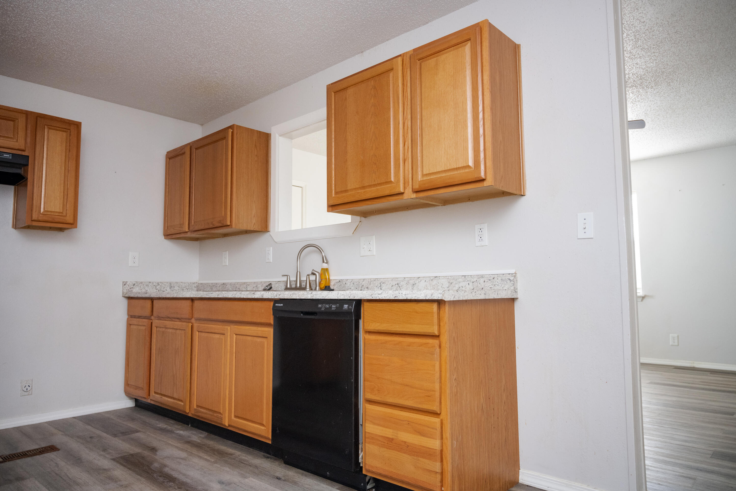 908 Jefferson Avenue Property Photo 22