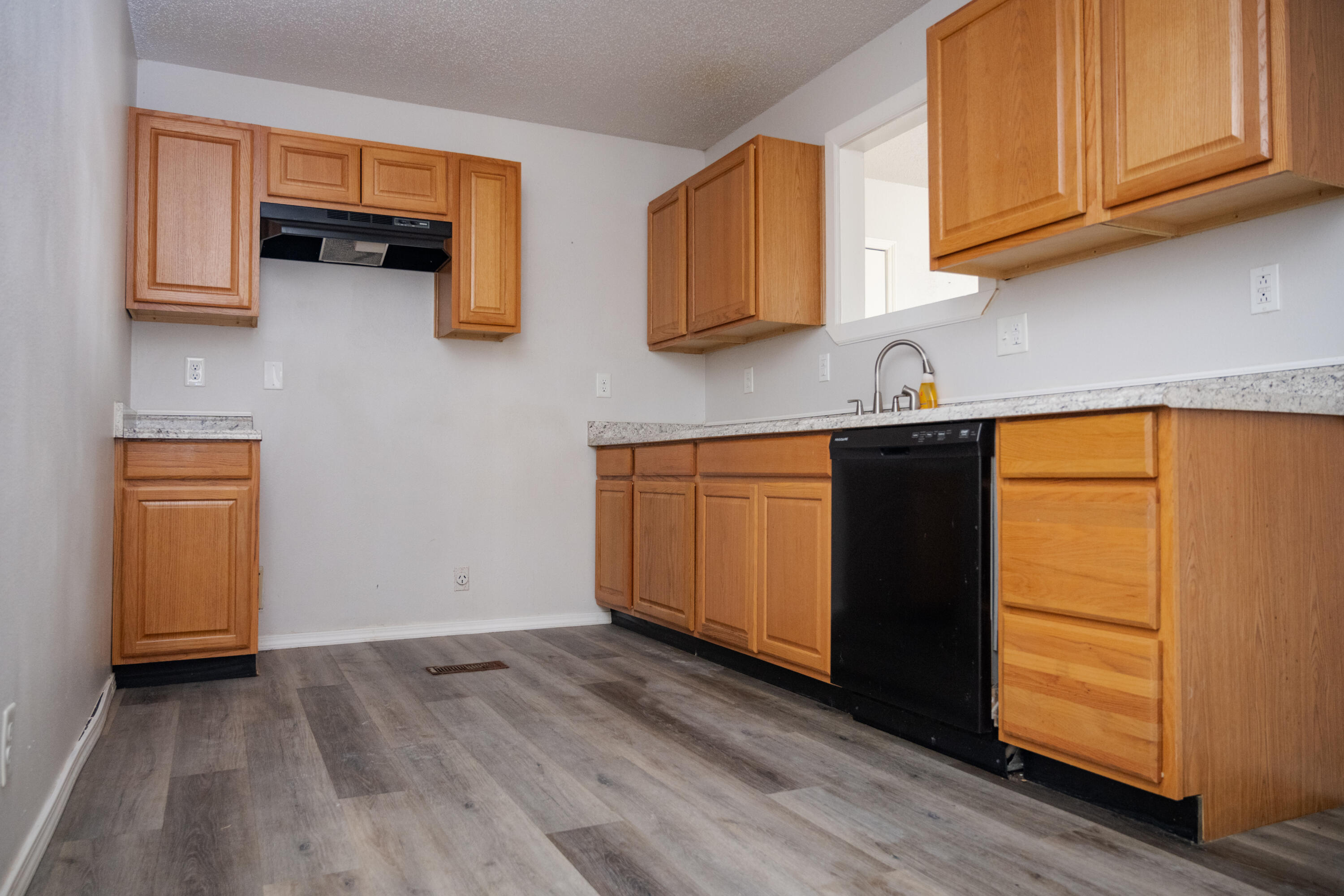 908 Jefferson Avenue Property Photo 23