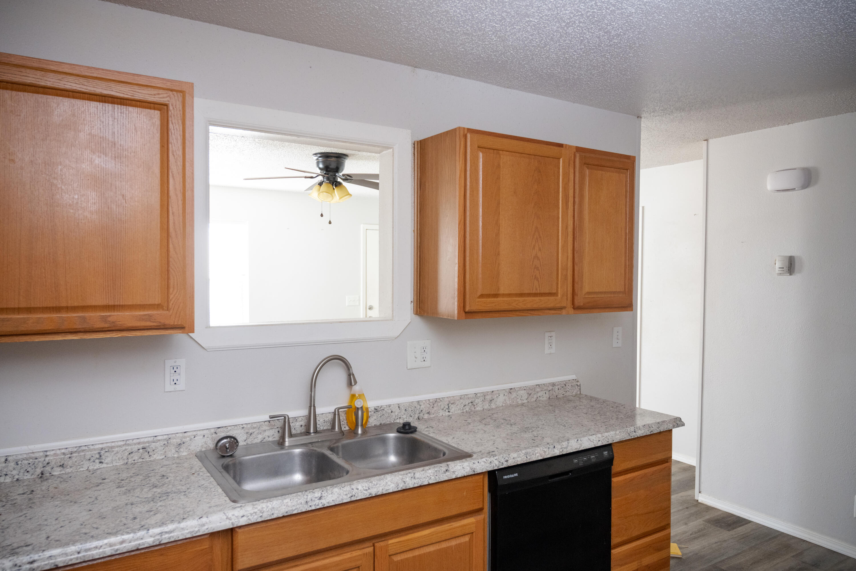 908 Jefferson Avenue Property Photo 24