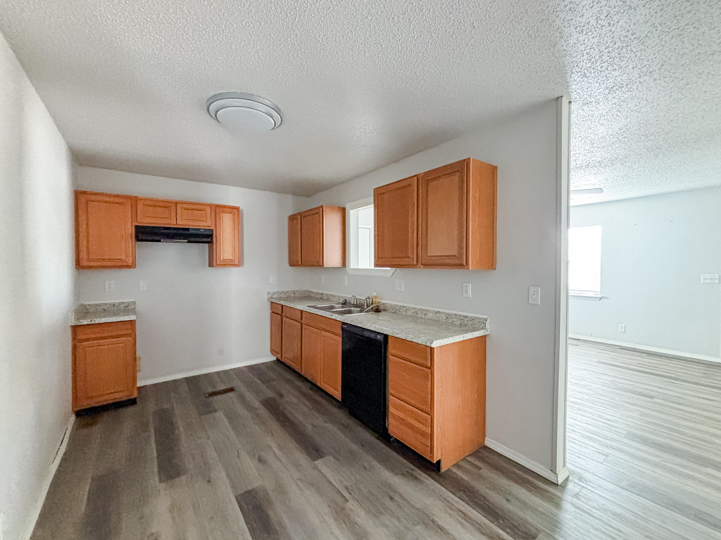 908 Jefferson Avenue Property Photo 26