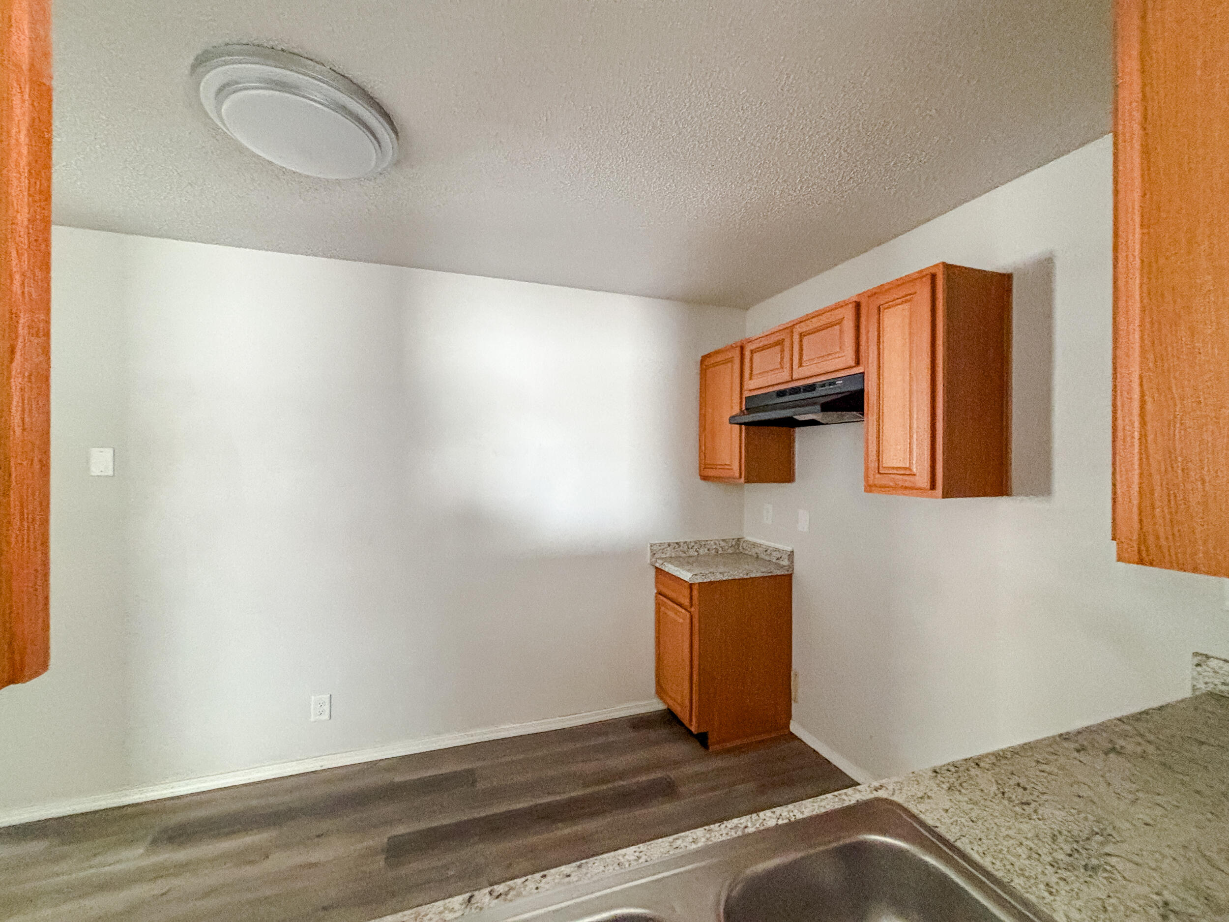 908 Jefferson Avenue Property Photo 28