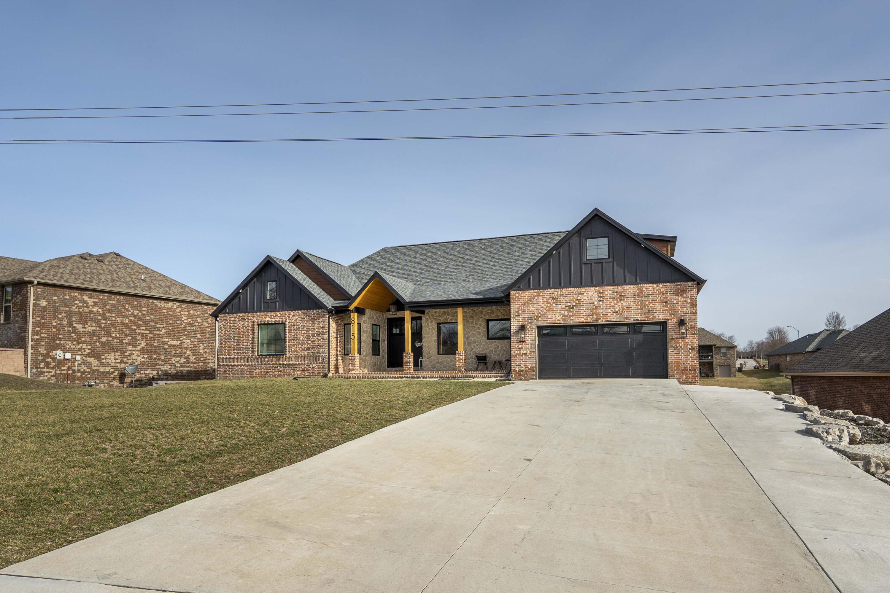 815 East Twin Maple Court Property Photo 2