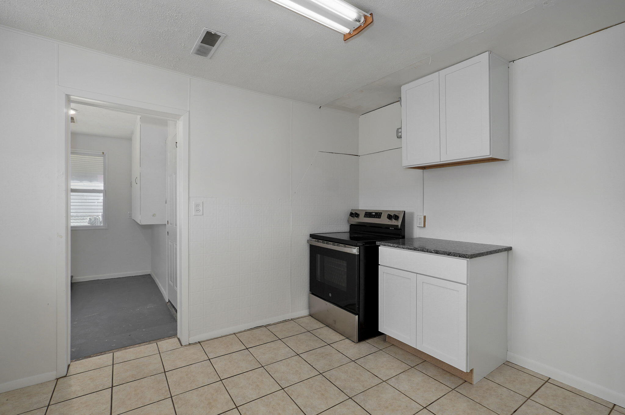 1410 West Poplar Street Property Photo 10