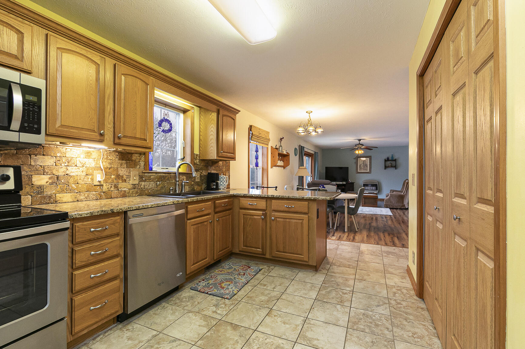 469 East 343rd Road Property Photo 4
