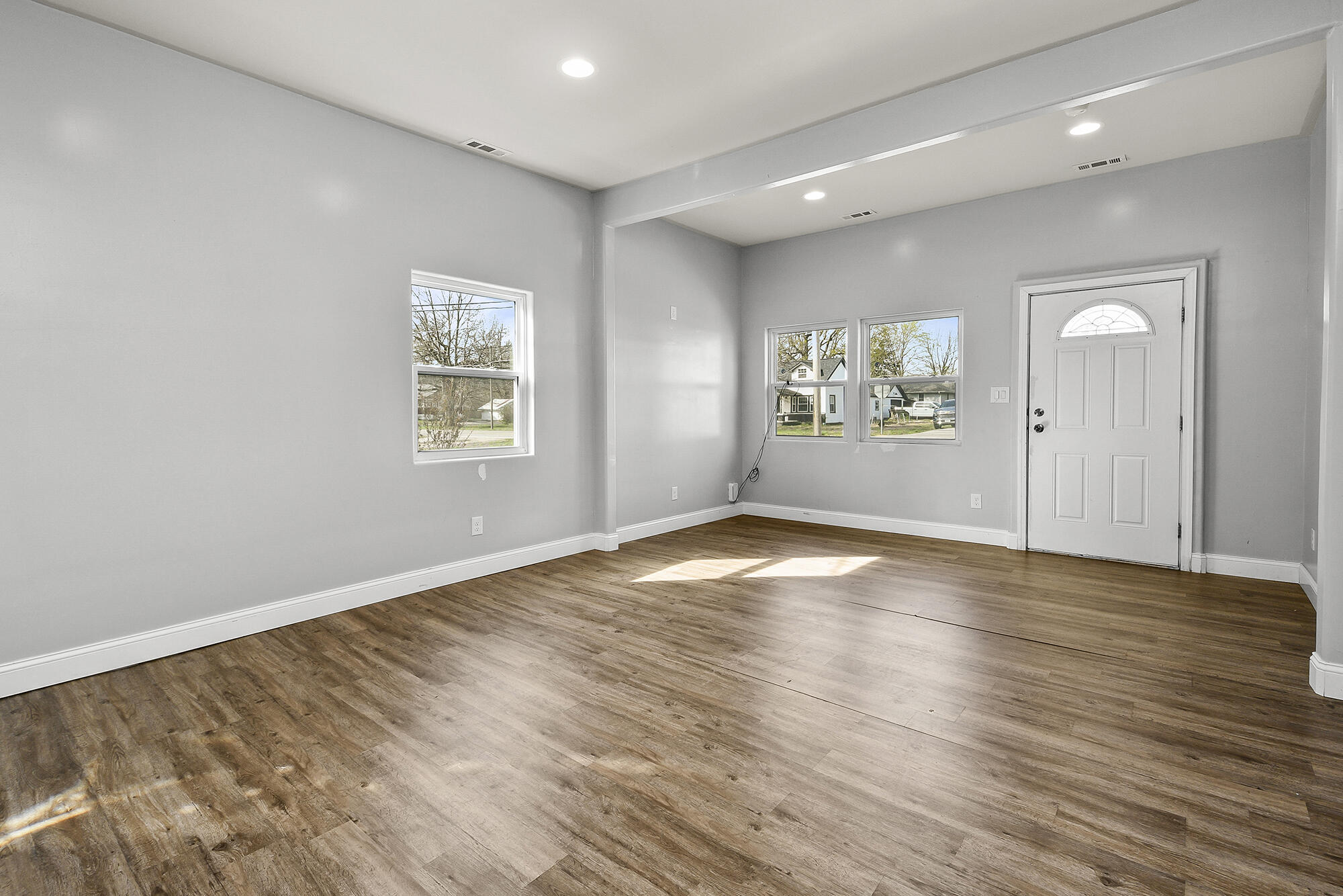 622 North Main Avenue Property Photo 2