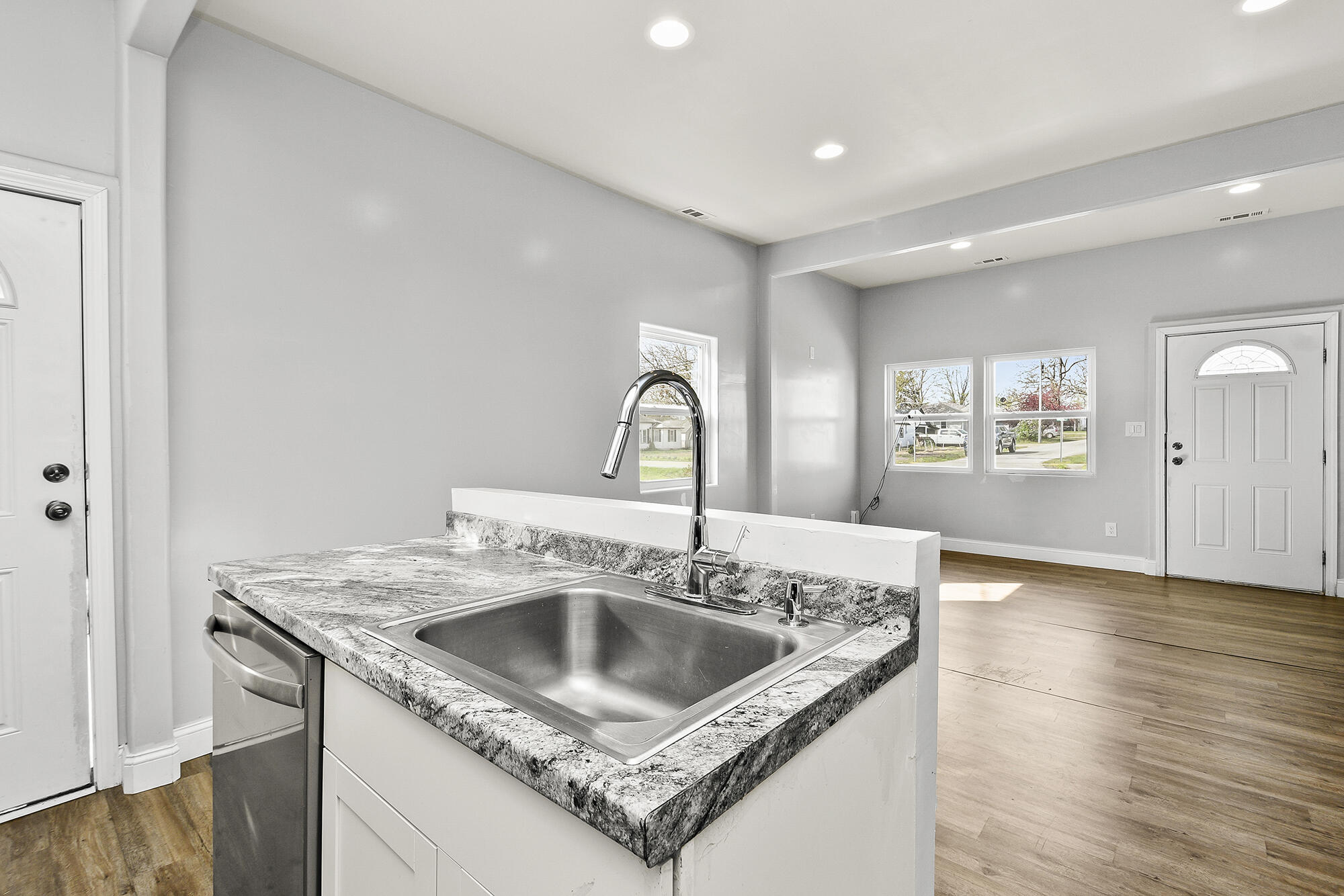 622 North Main Avenue Property Photo 11