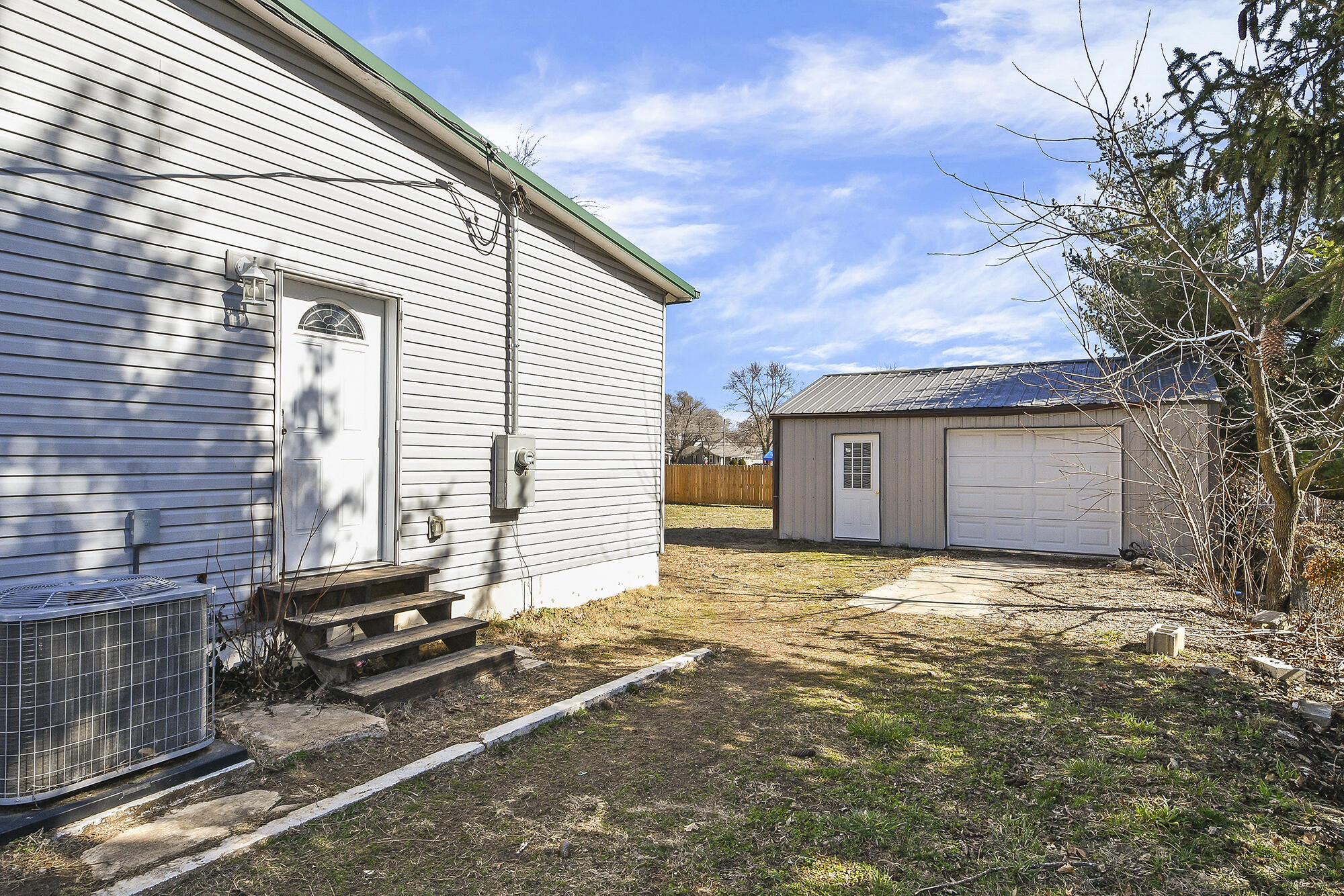 622 North Main Avenue Property Photo 32