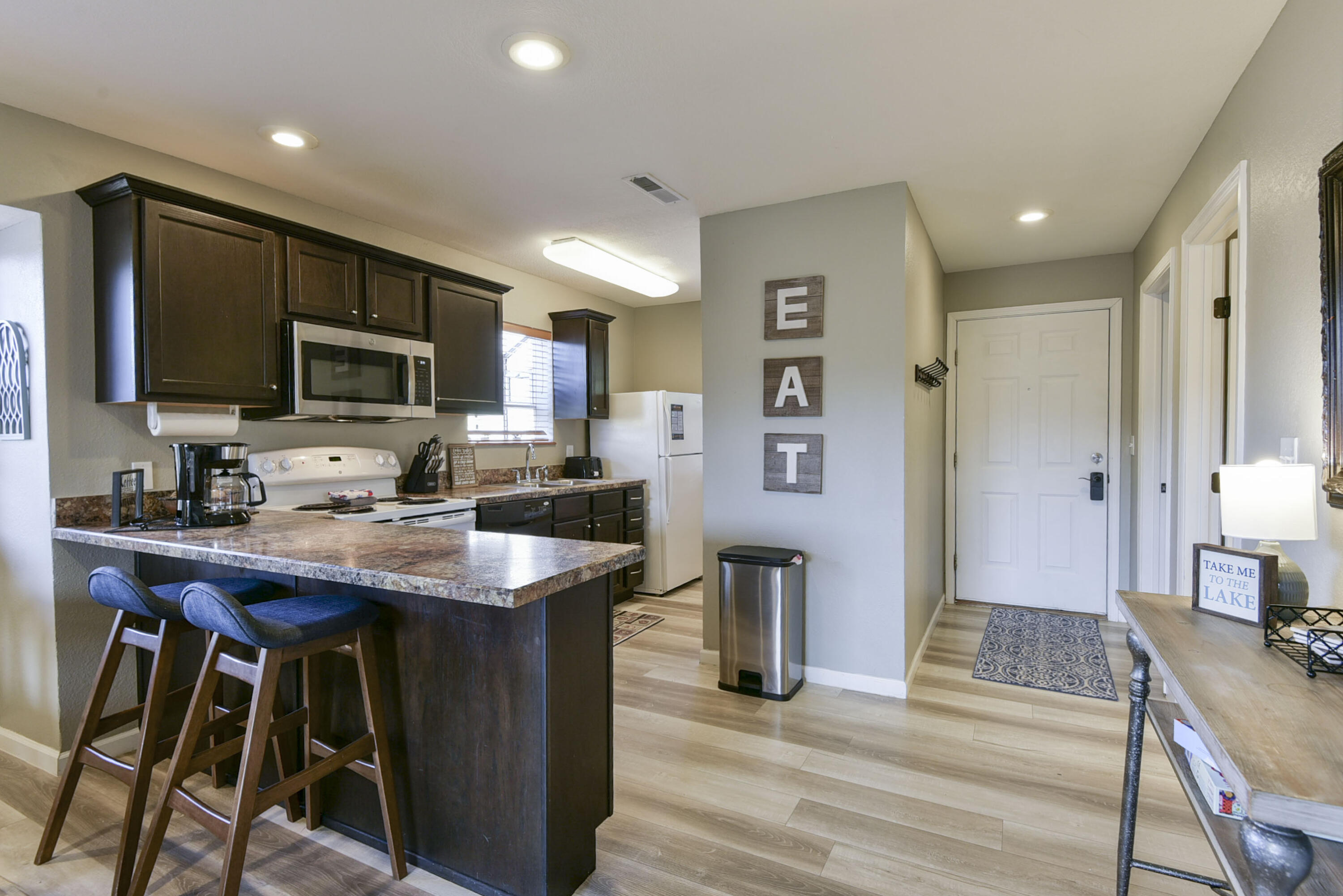 5 Woodpecker Lane Property Photo 7