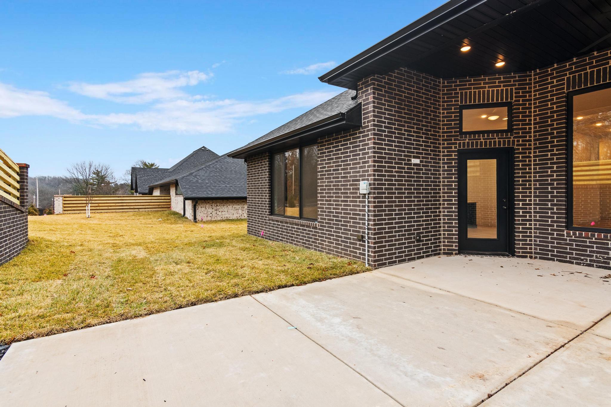 3941 East Woodhue Street Property Photo 3