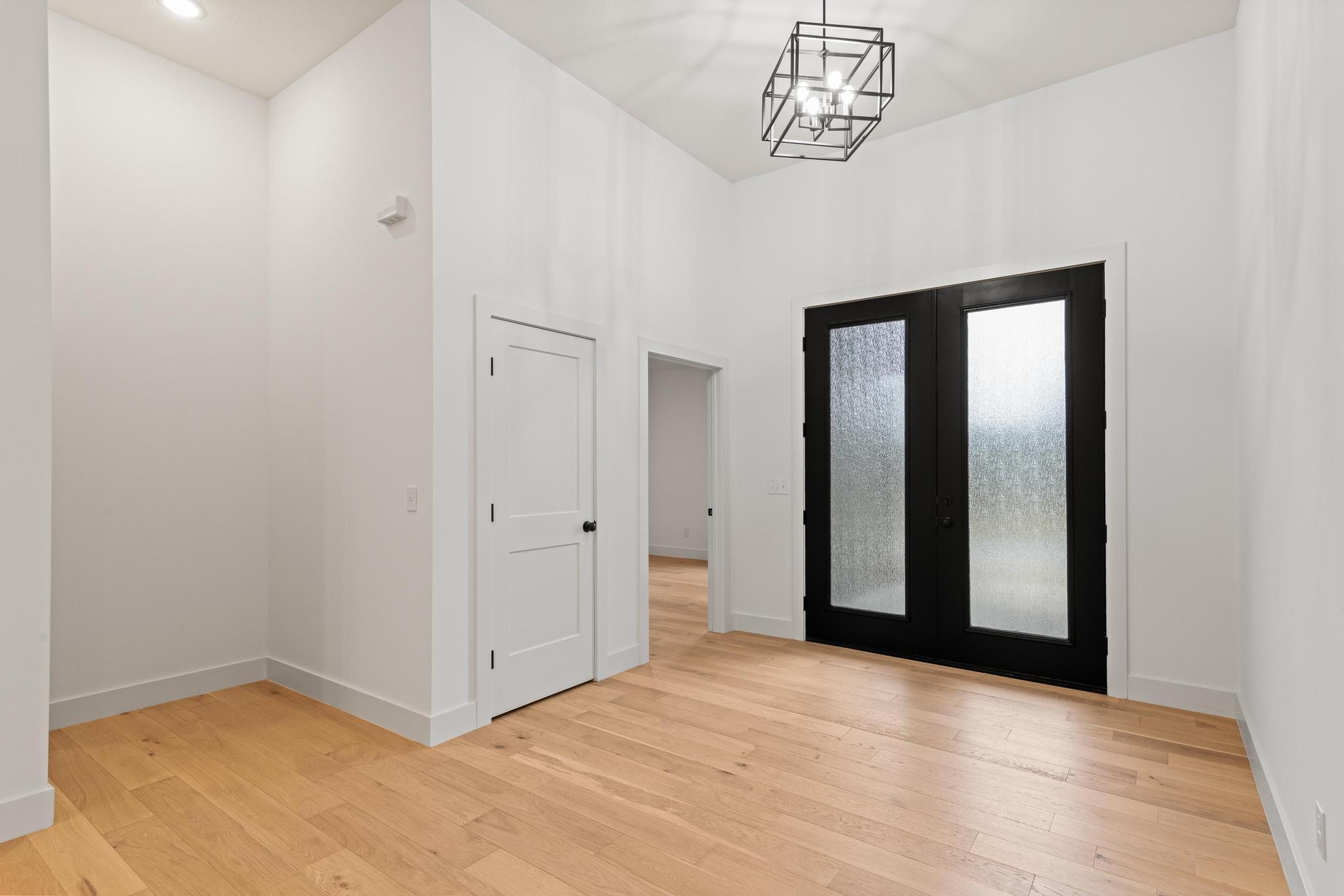 3941 East Woodhue Street Property Photo 4