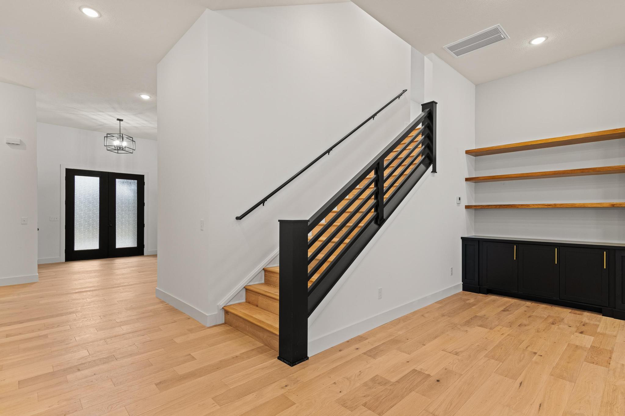 3941 East Woodhue Street Property Photo 5