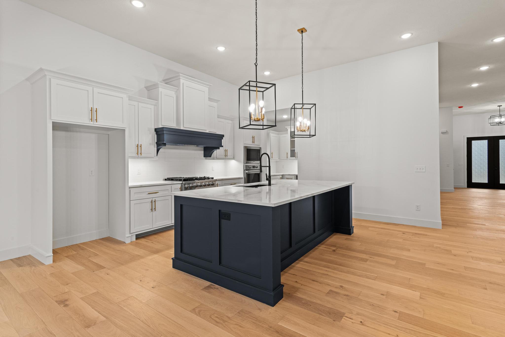 3941 East Woodhue Street Property Photo 11