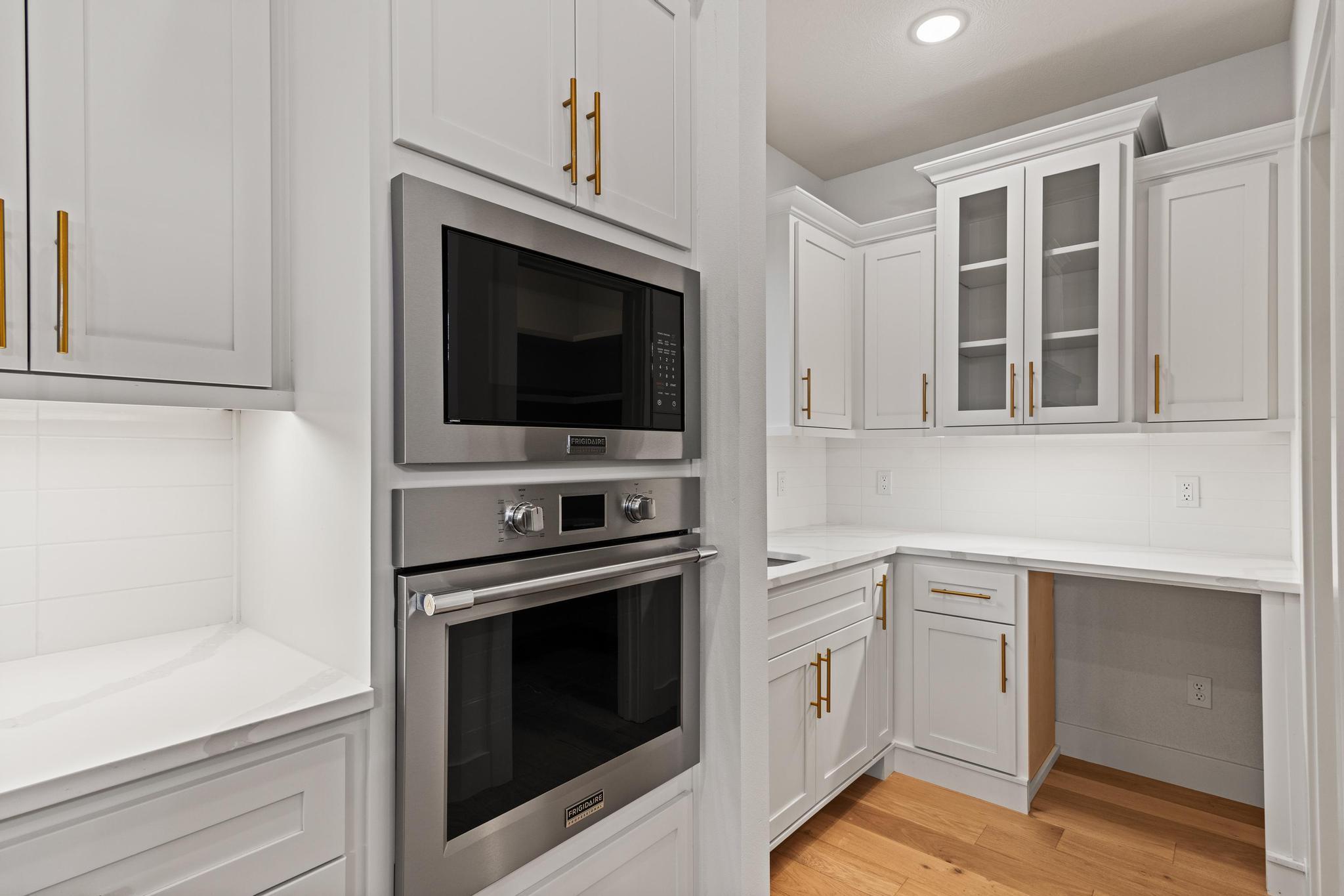 3941 East Woodhue Street Property Photo 15