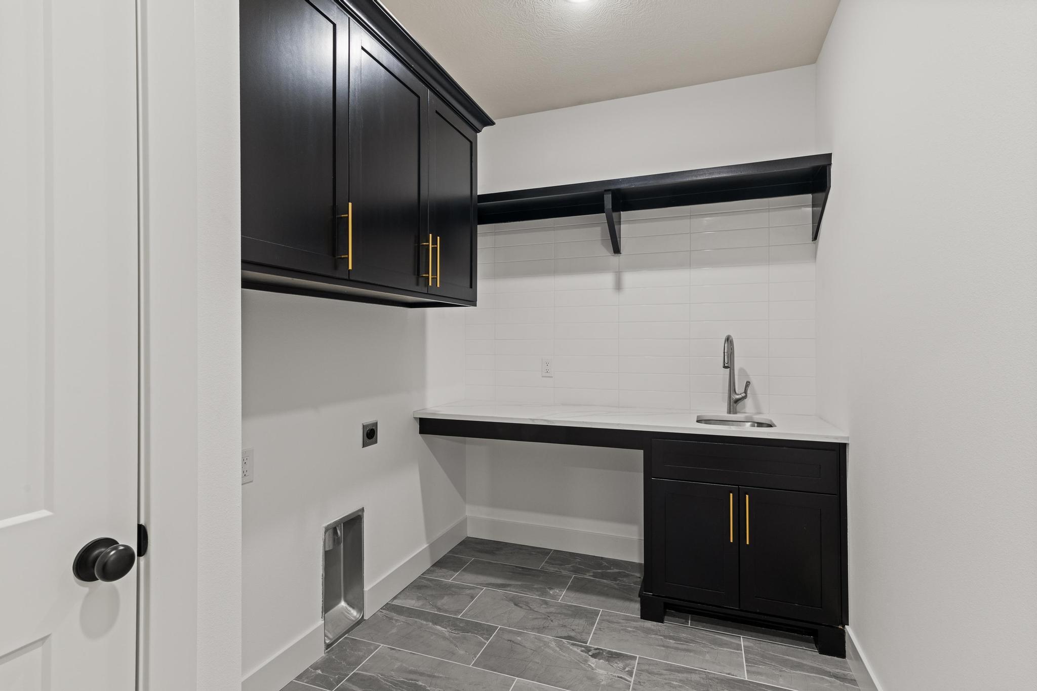 3941 East Woodhue Street Property Photo 28