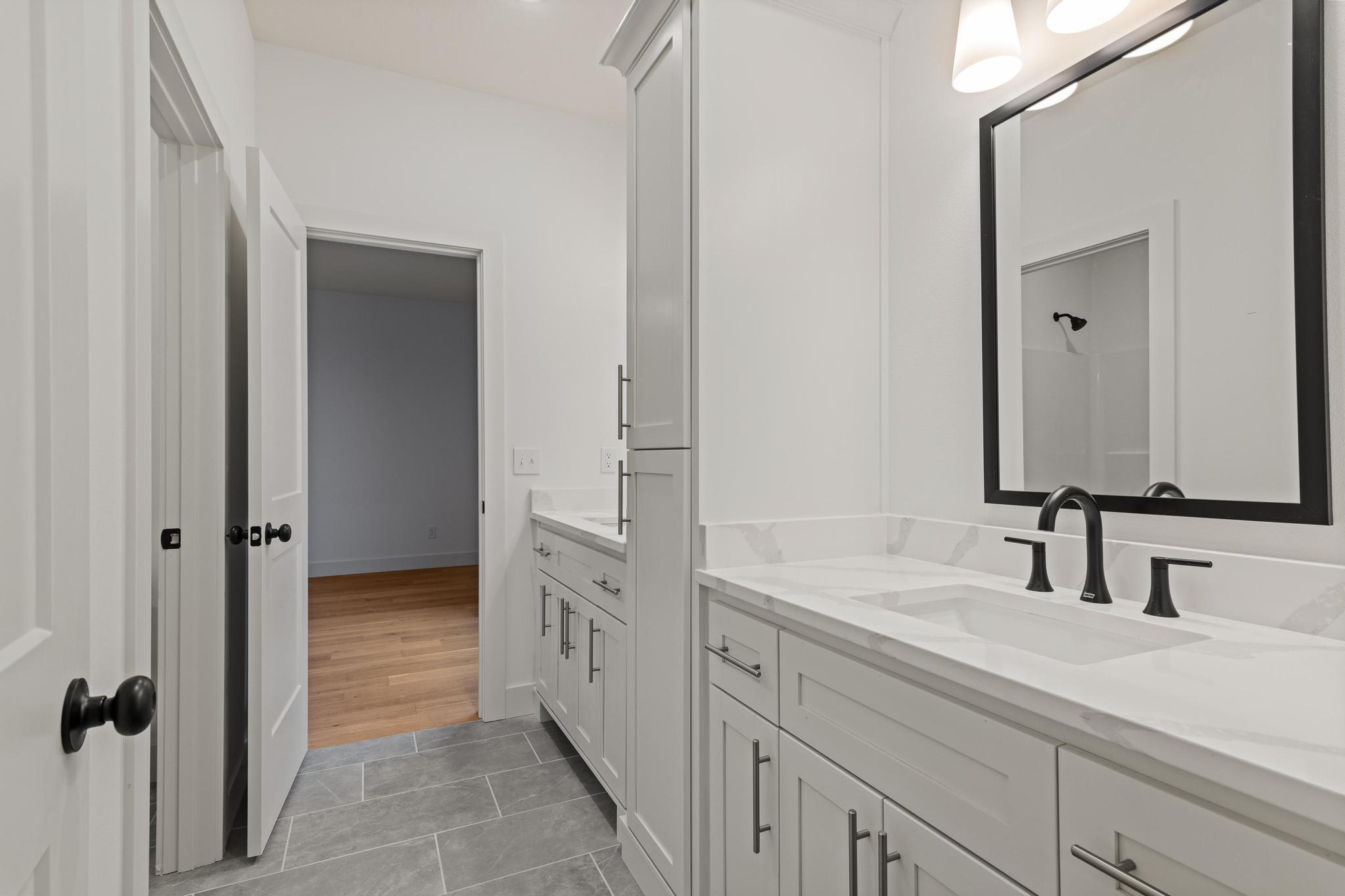 3941 East Woodhue Street Property Photo 35