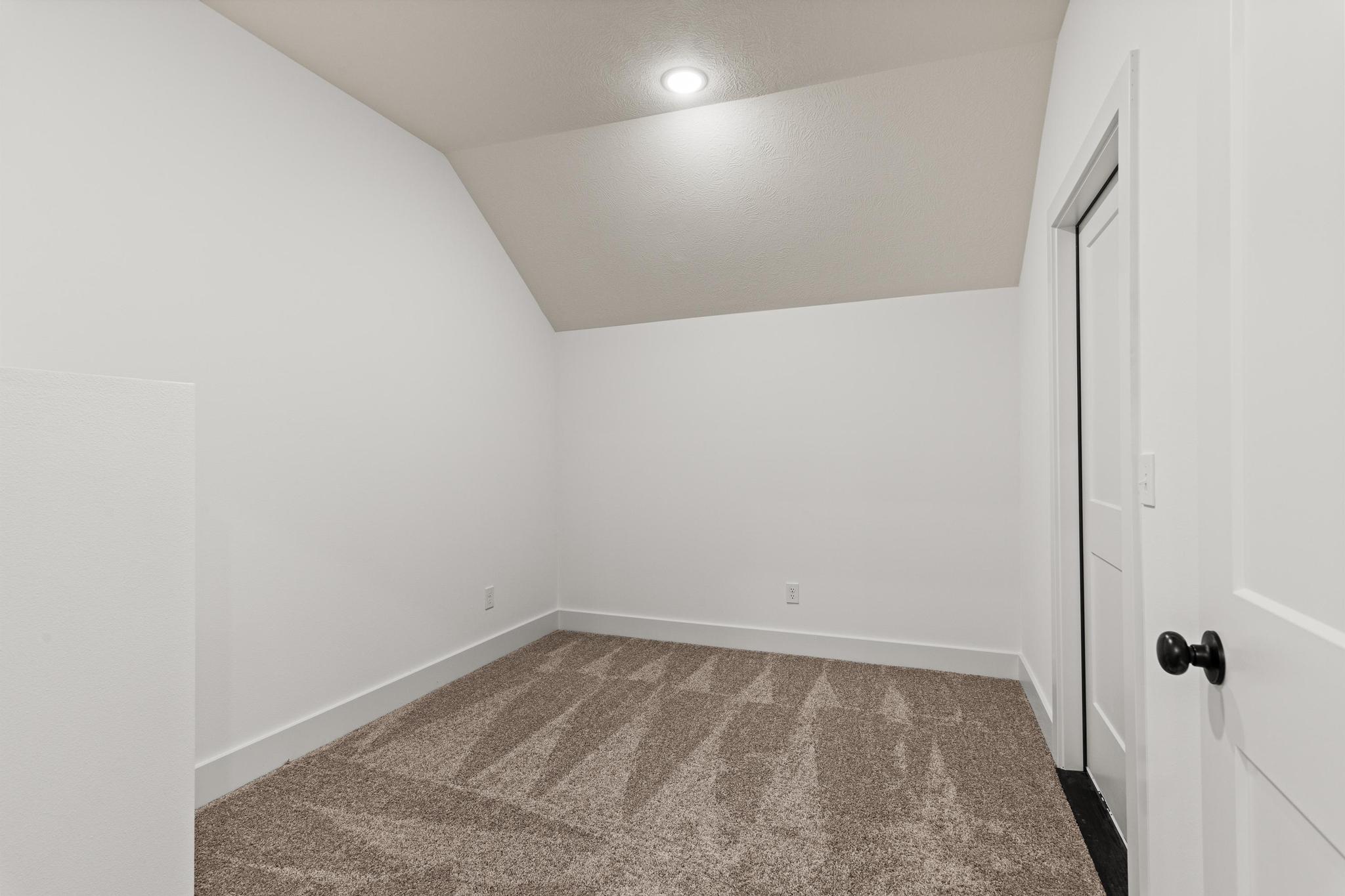 3941 East Woodhue Street Property Photo 45