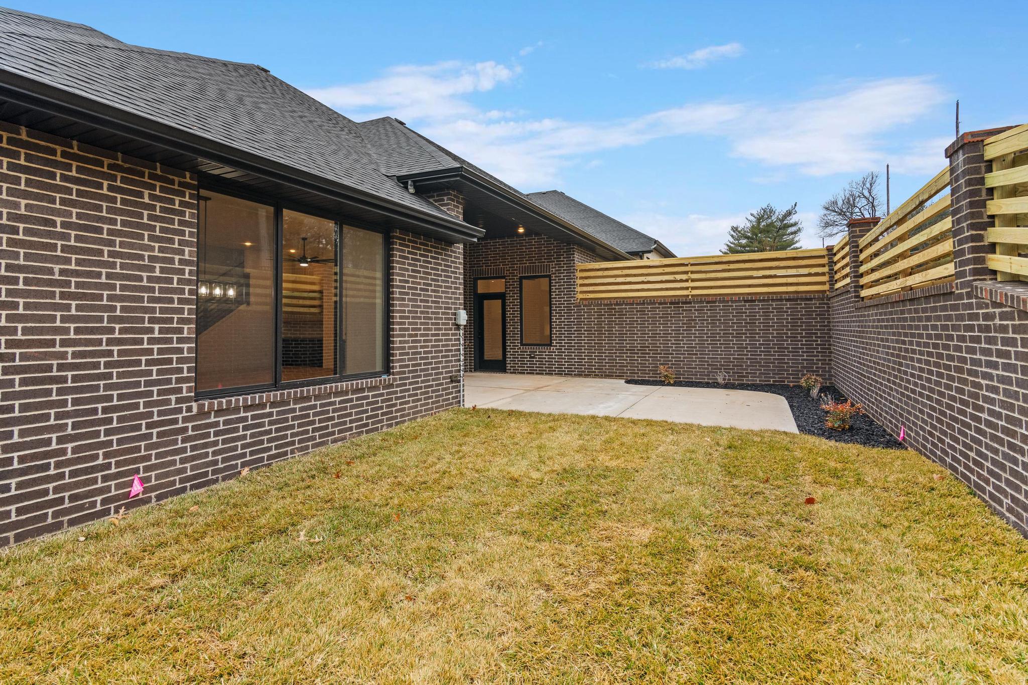 3941 East Woodhue Street Property Photo 48