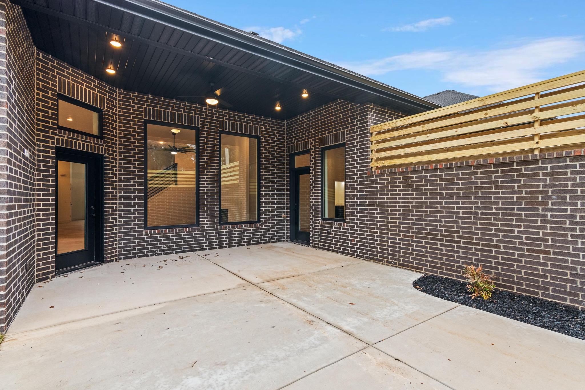 3941 East Woodhue Street Property Photo 50